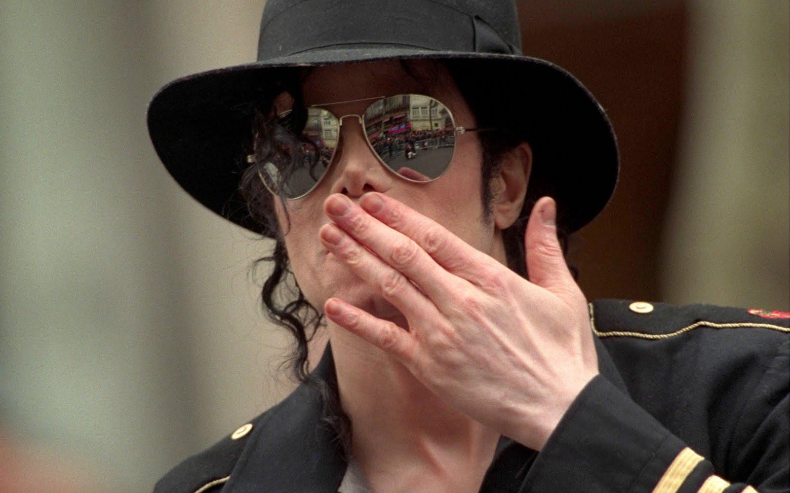 1600x1000 Michael Jackson, Height & Life Story. Super Stars Bio