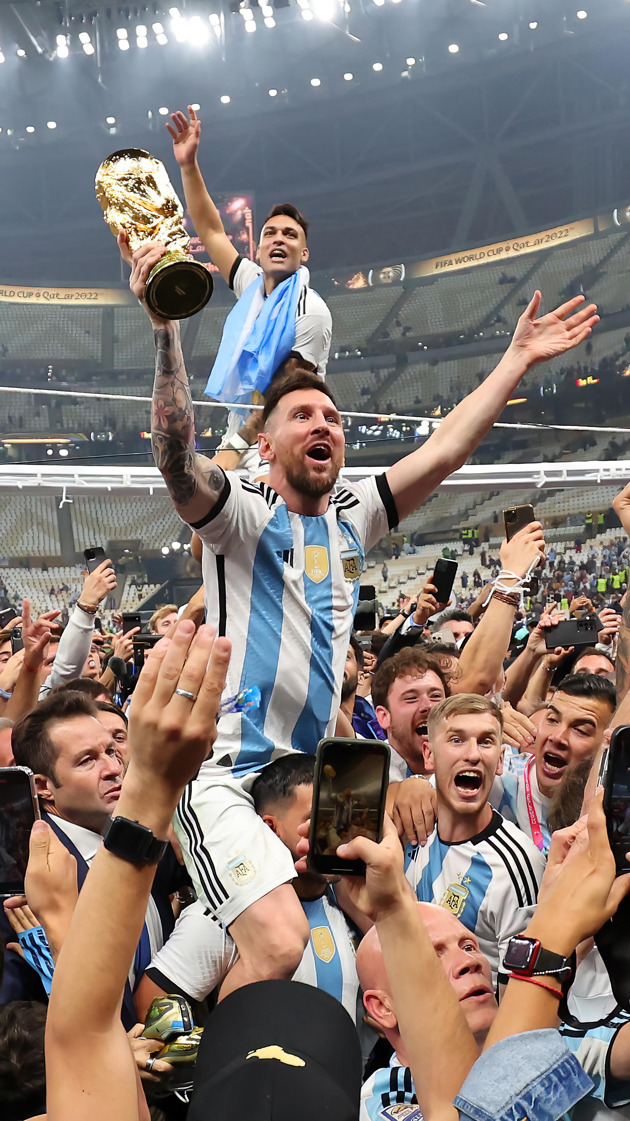 2160x3839 