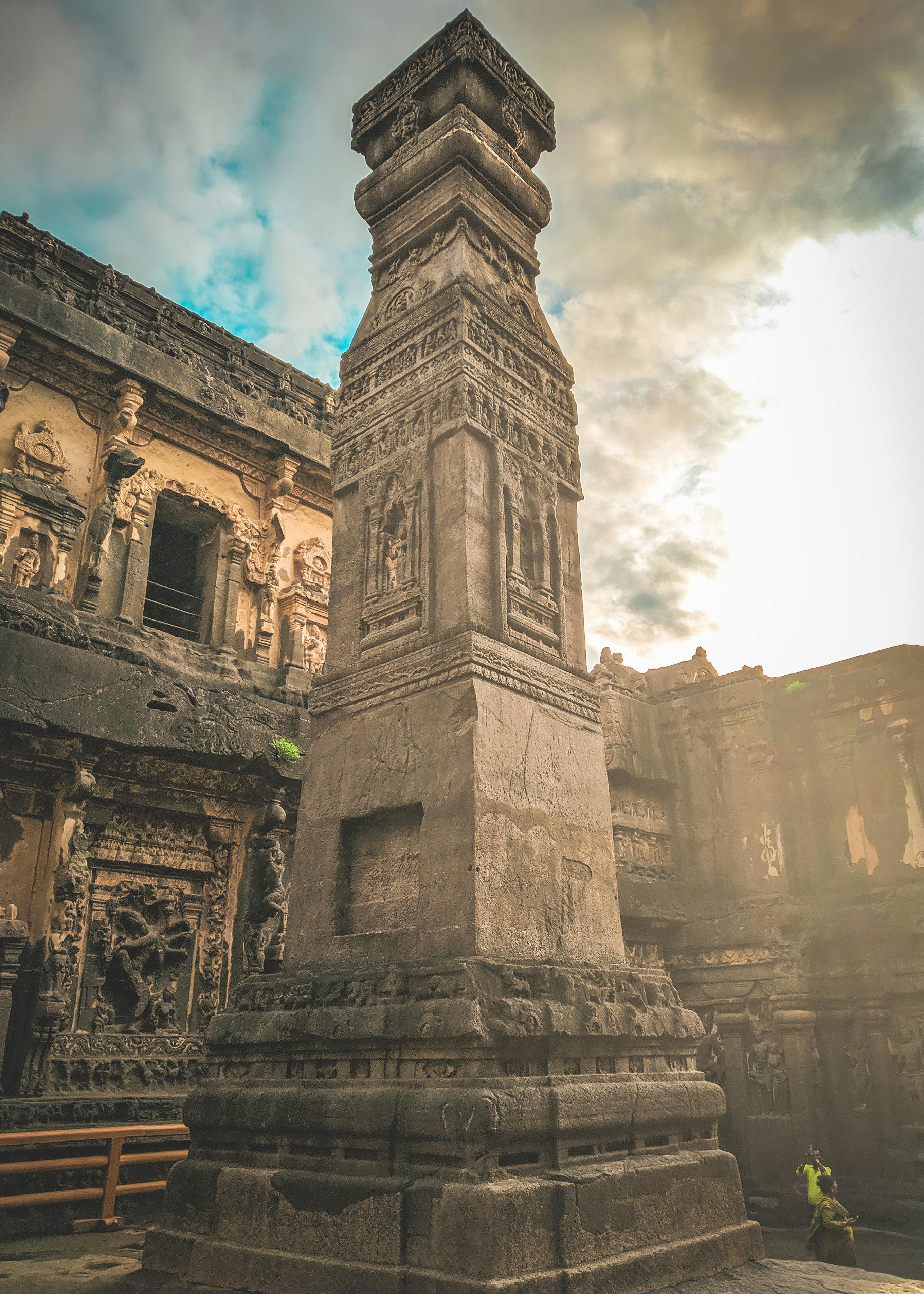 2721x3810 Ancient ornamental monument in yard of old palace · Free