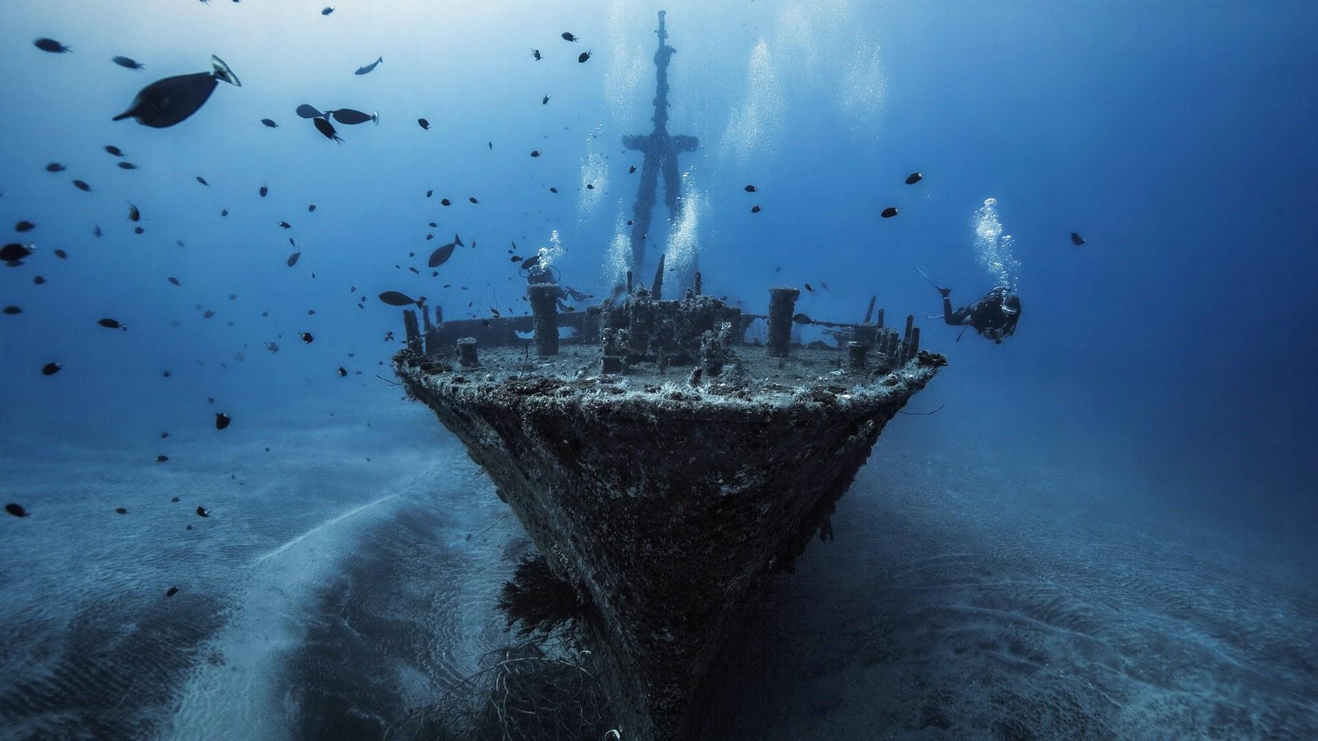 1920x1080 Underwater shipwreck