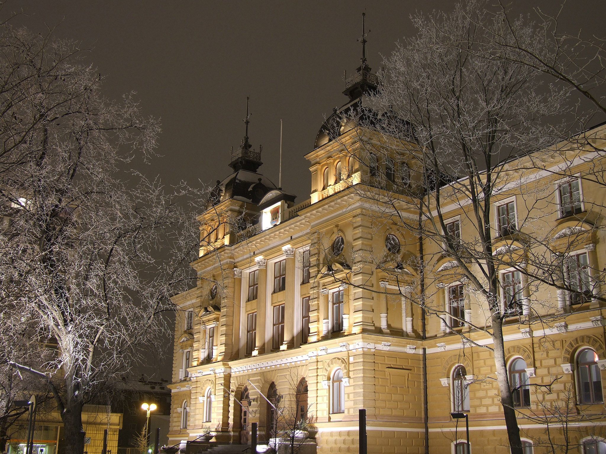 2048x1536 Oulu City Hall building in Finland image Domain photo