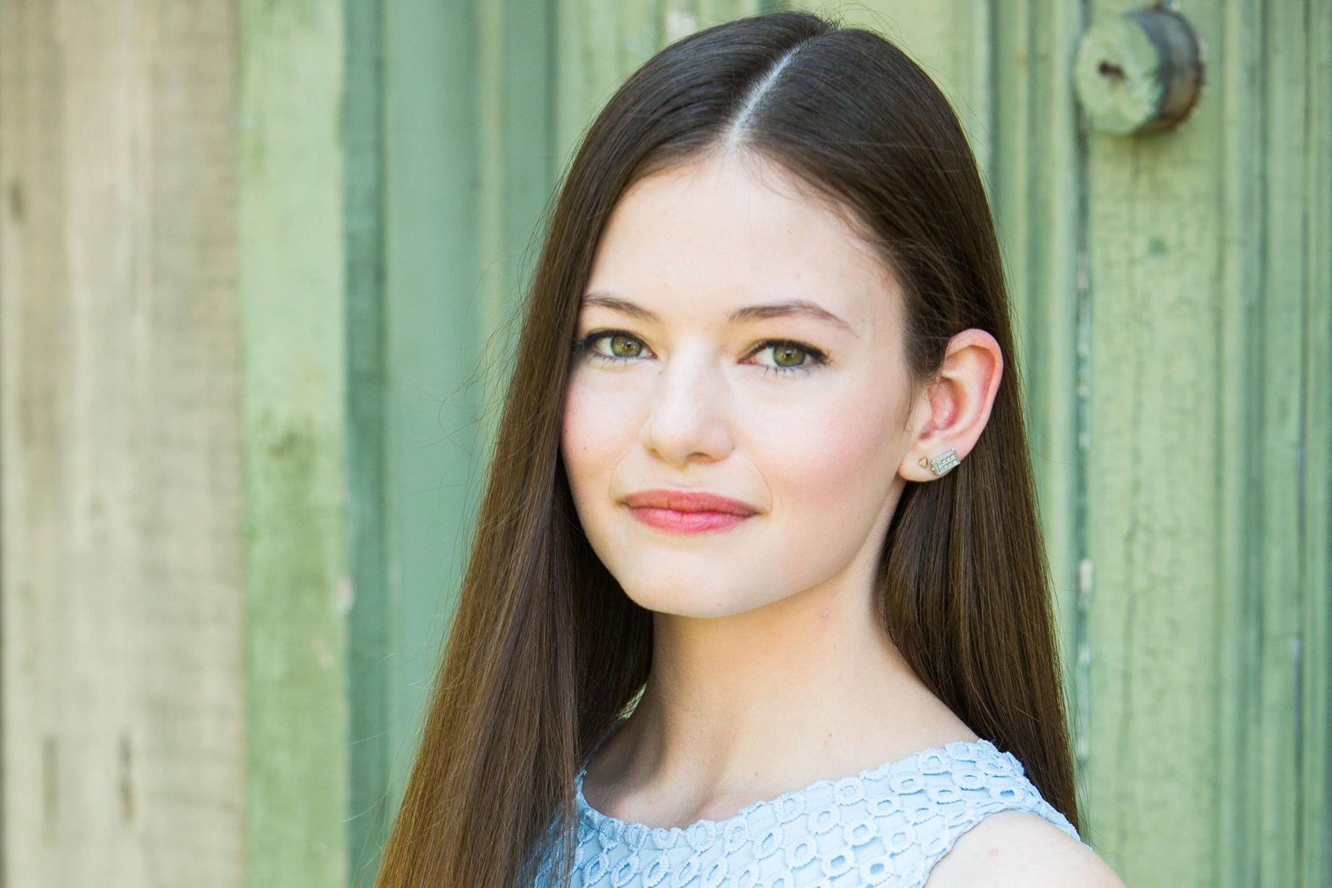 Mackenzie Foy Wallpapers - Top Free Mackenzie Foy Backgrounds