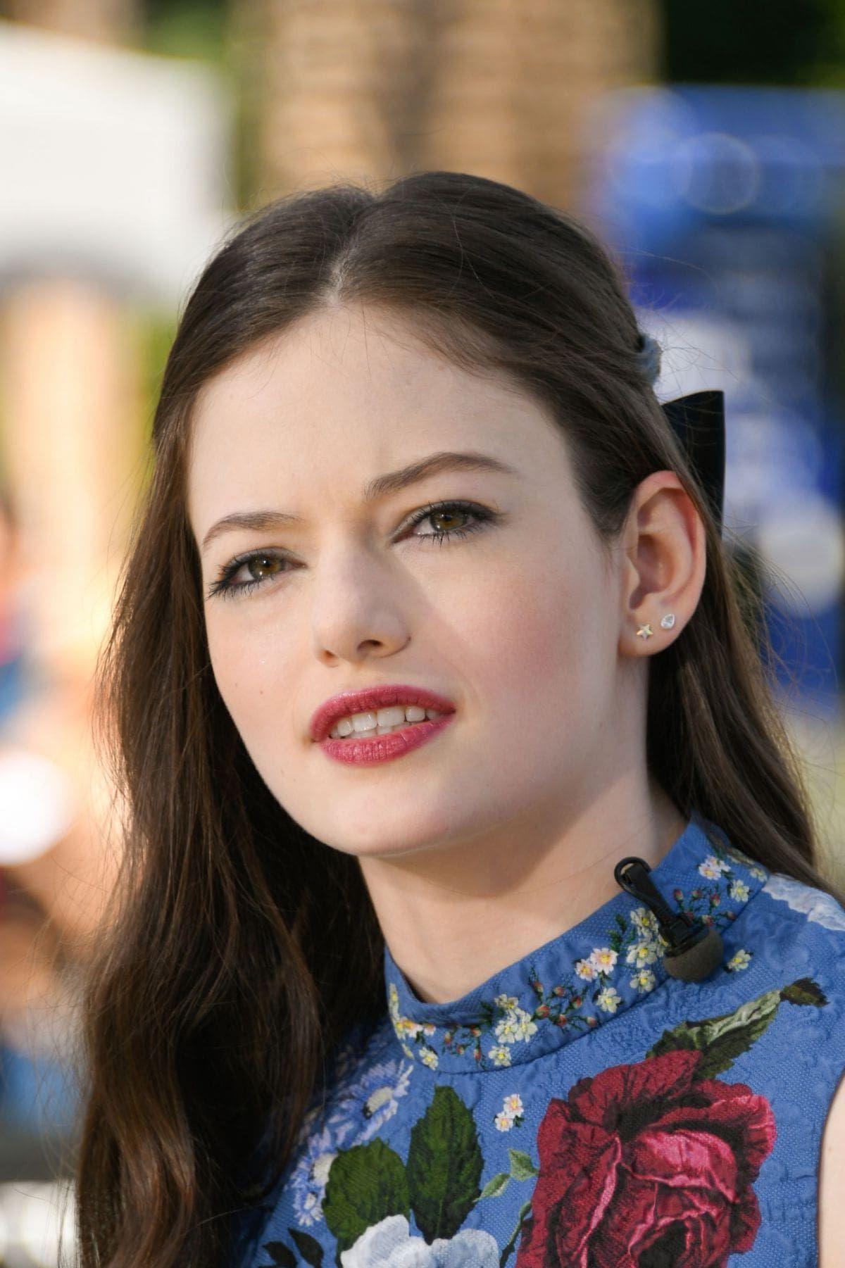 1200x1801 Mackenzie Foy HD Wallpaperwallpaper.net. Mackenzie foy