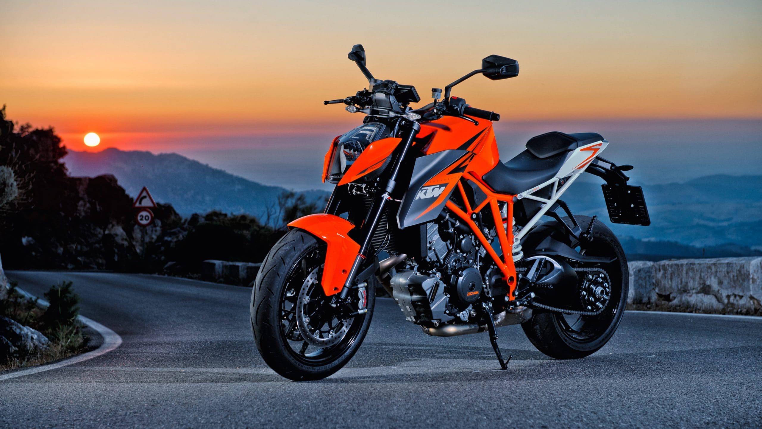 2560x1440 KTM Motorcycle [4K] Wallpaper