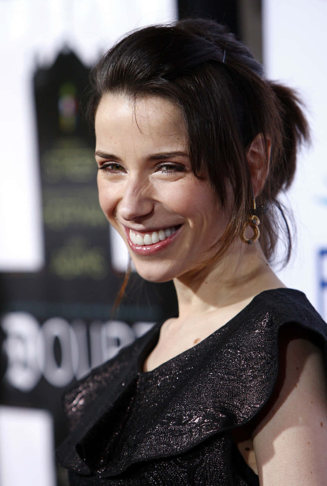 1079x1600 Download British Actress Sally Hawkins At A Red Carpet Event Wallpaper