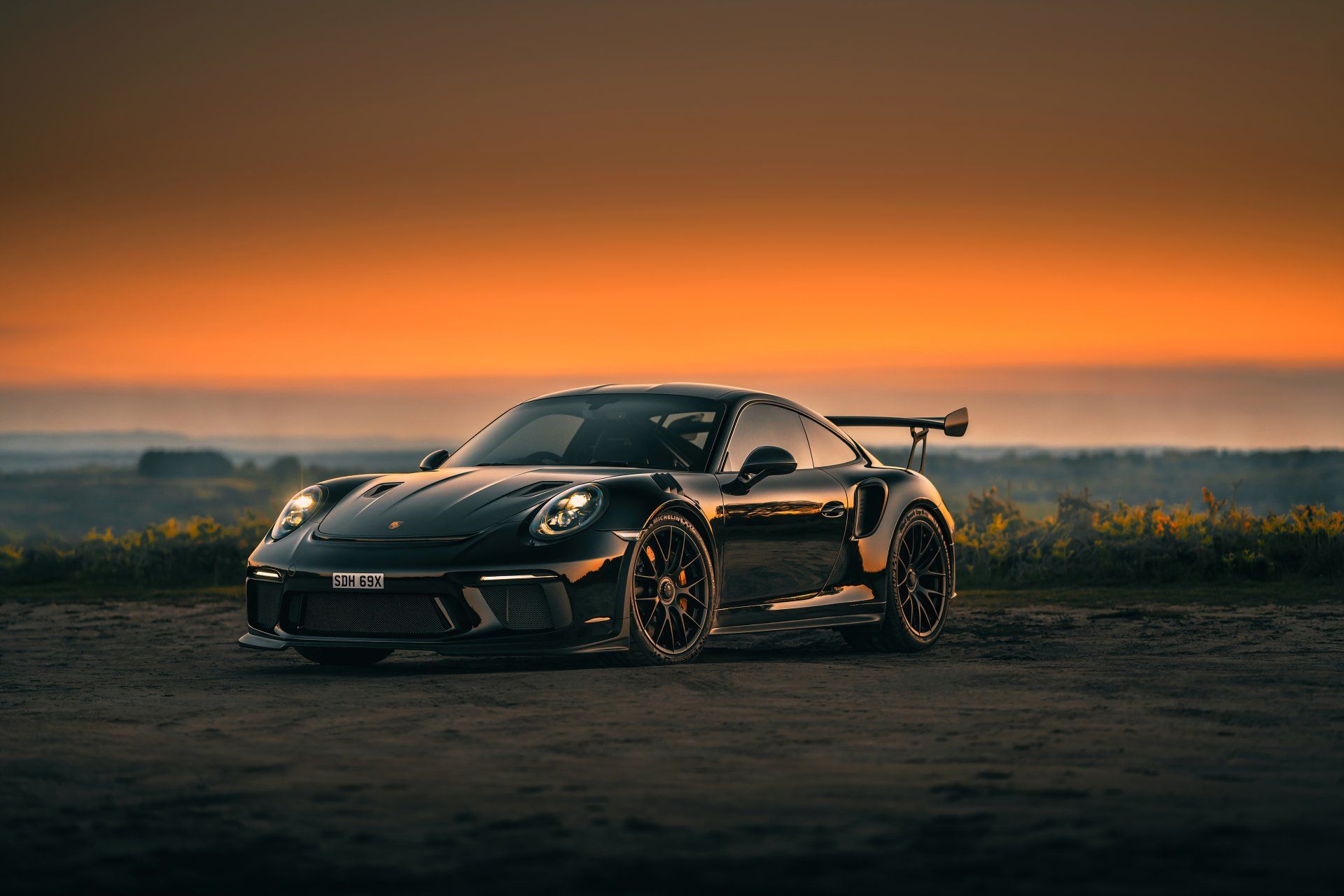 1920x1280 Porsche 911 GT3 Black Beauty
