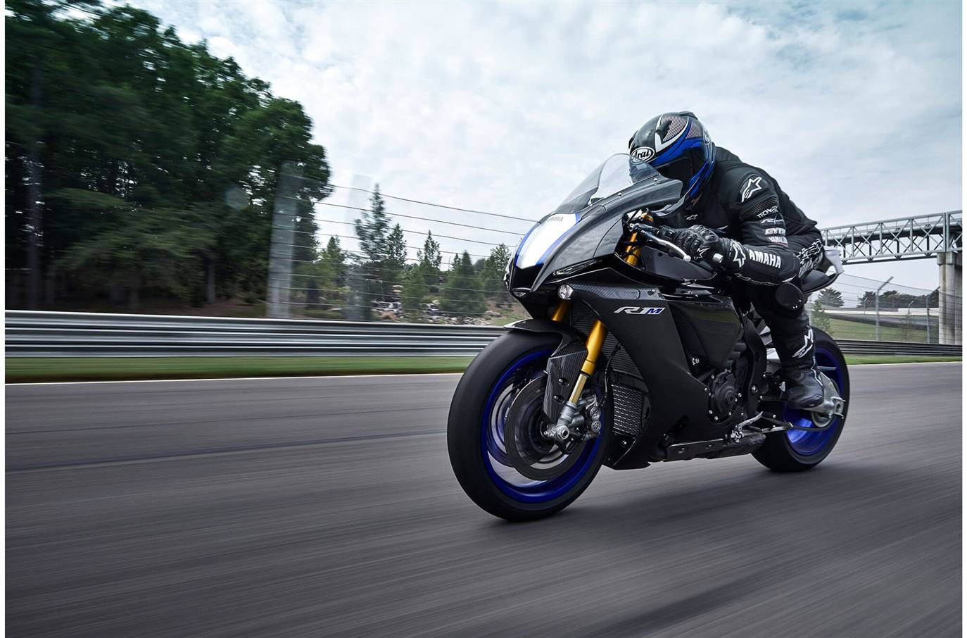1374x906 Yamaha YZF R1M In Victoria, BC. SG Power Victoria