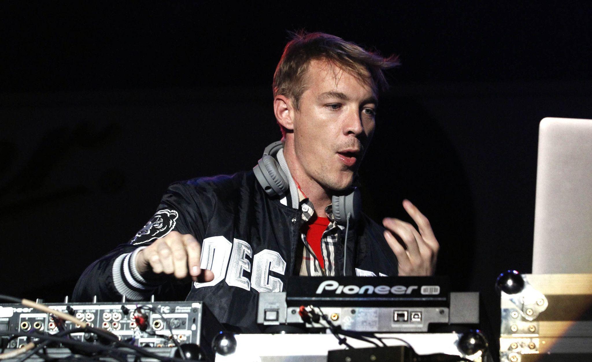 2048x1252 Diplo Wallpaper