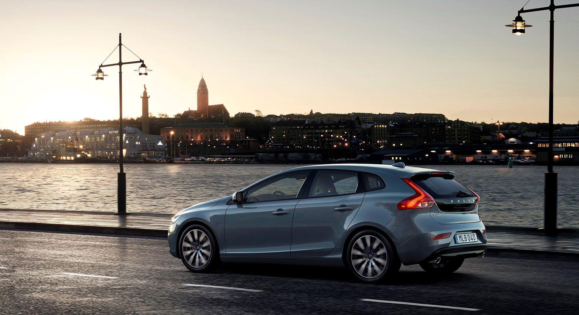 1900x1035 Volvo V40 Wallpaper 4K (1900x1035)