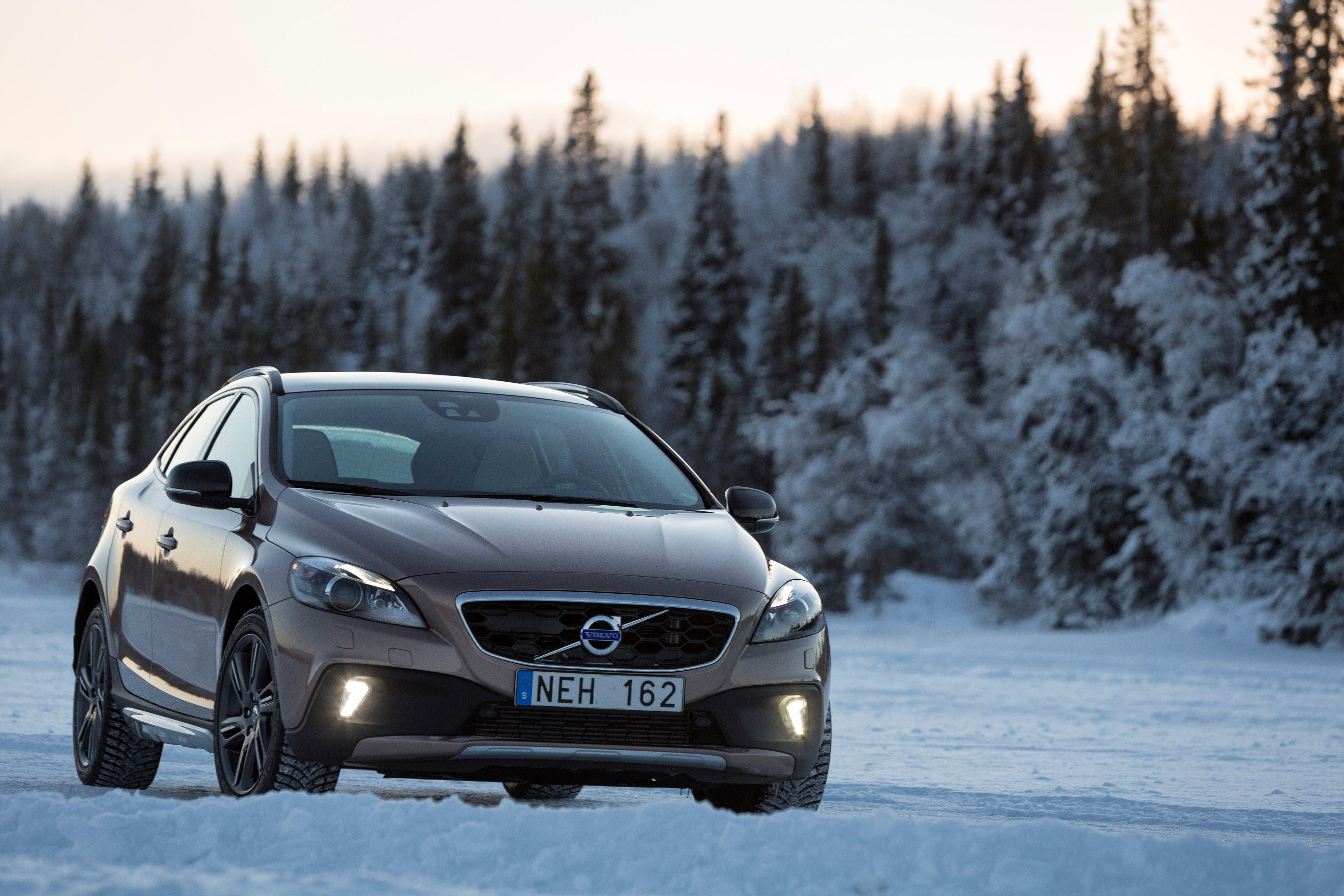 4134x2756 Volvo V40 Cross Country