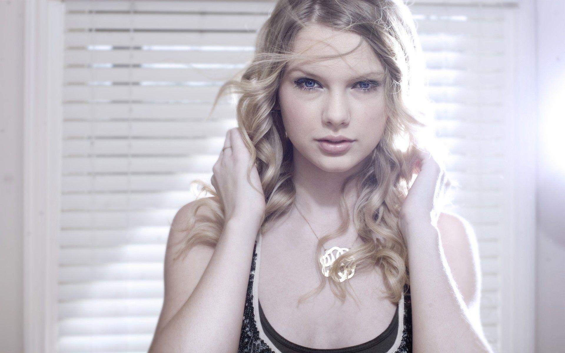 1920x1200 Taylor Swift Background