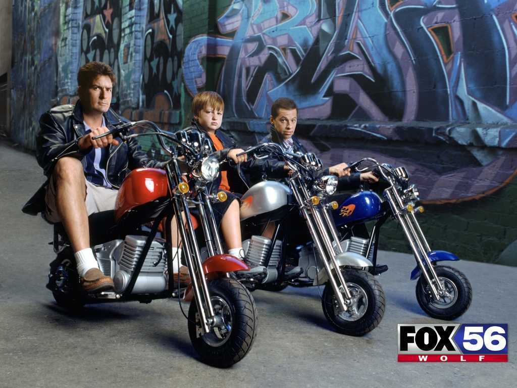 1024x768 Wallpaper and a Half Men Wallpaper