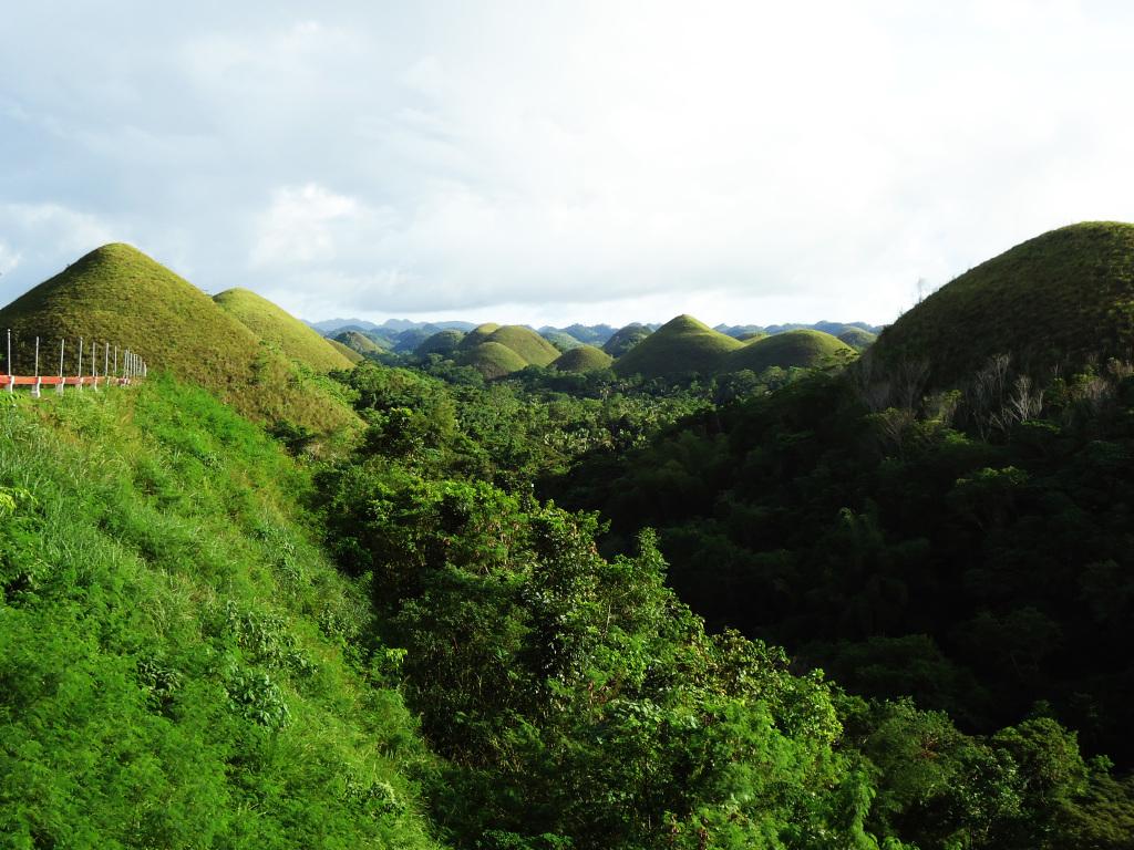 1024x768 chocolate hills 1