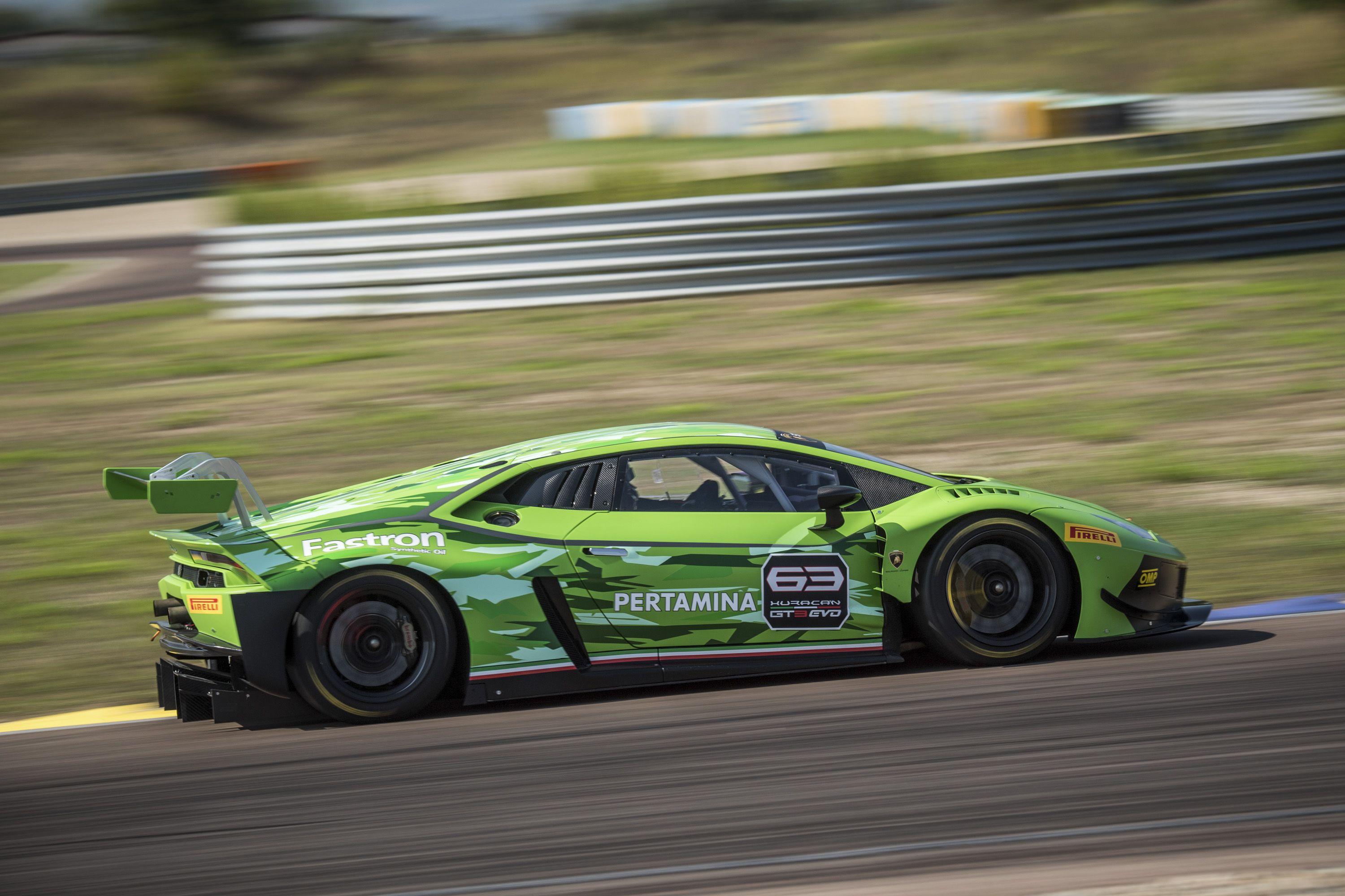 3000x2000 Lamborghini Huracán GT3 EVO Side Wallpaper (6)