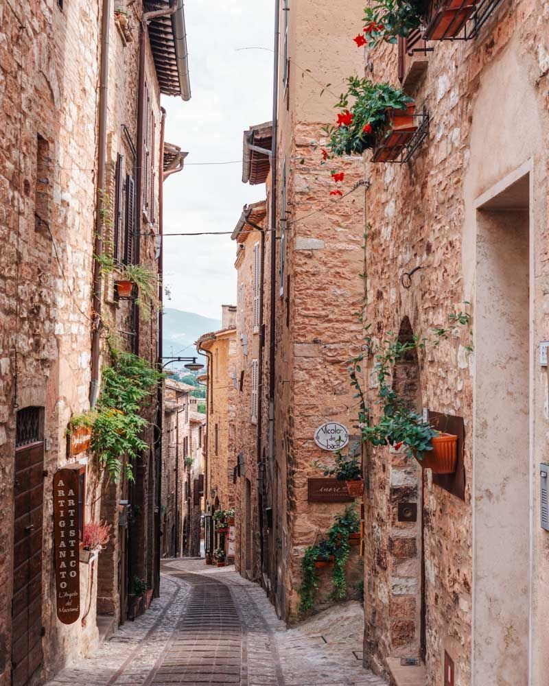 800x1000 Discovering the Best Hill Towns in Umbria, Italy jou travels