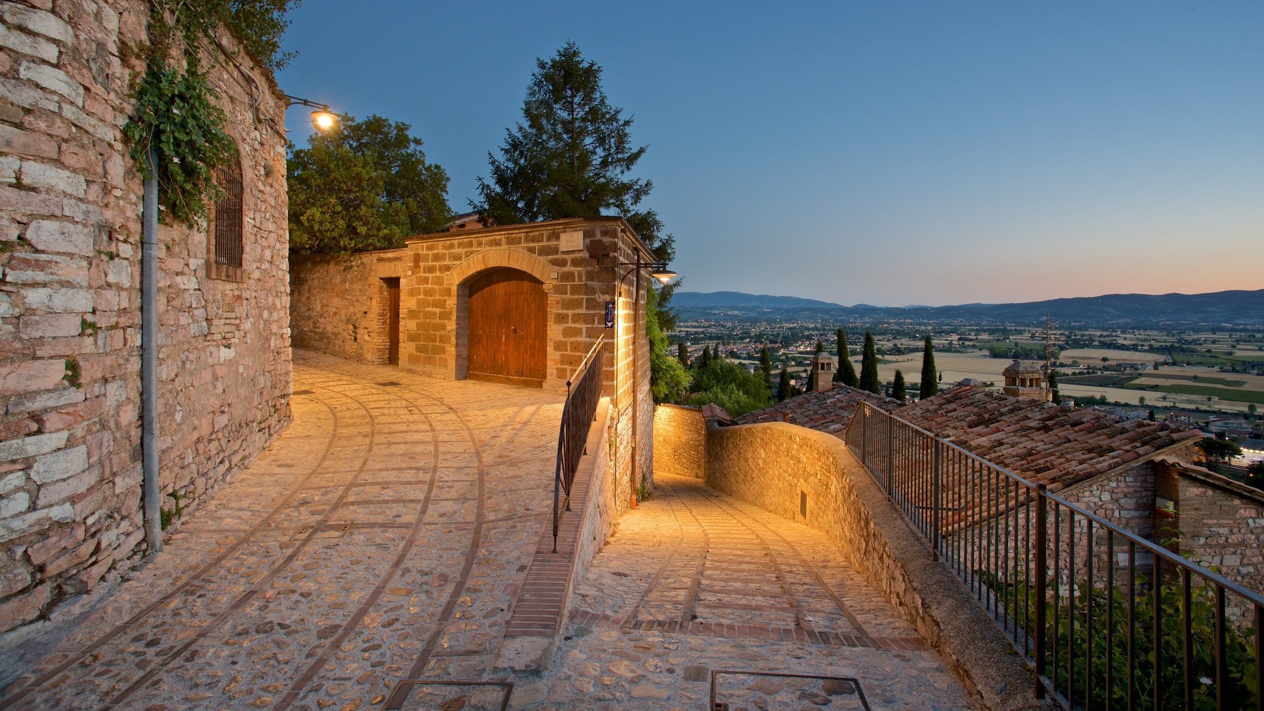 2560x1440 Visit Umbria: 2026 Travel Guide for Umbria, Italy