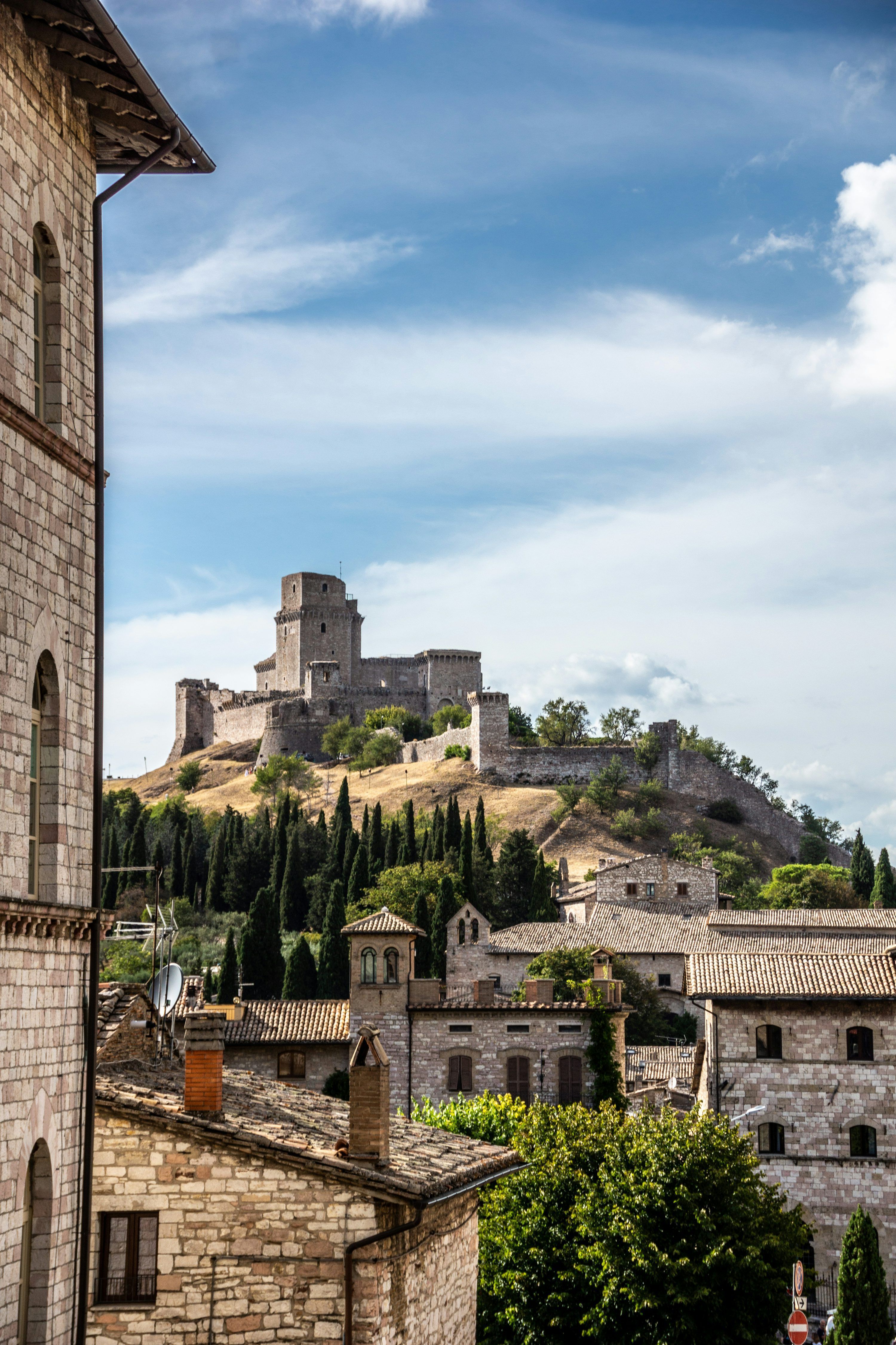3000x4500 Umbria Picture. Download Free Image