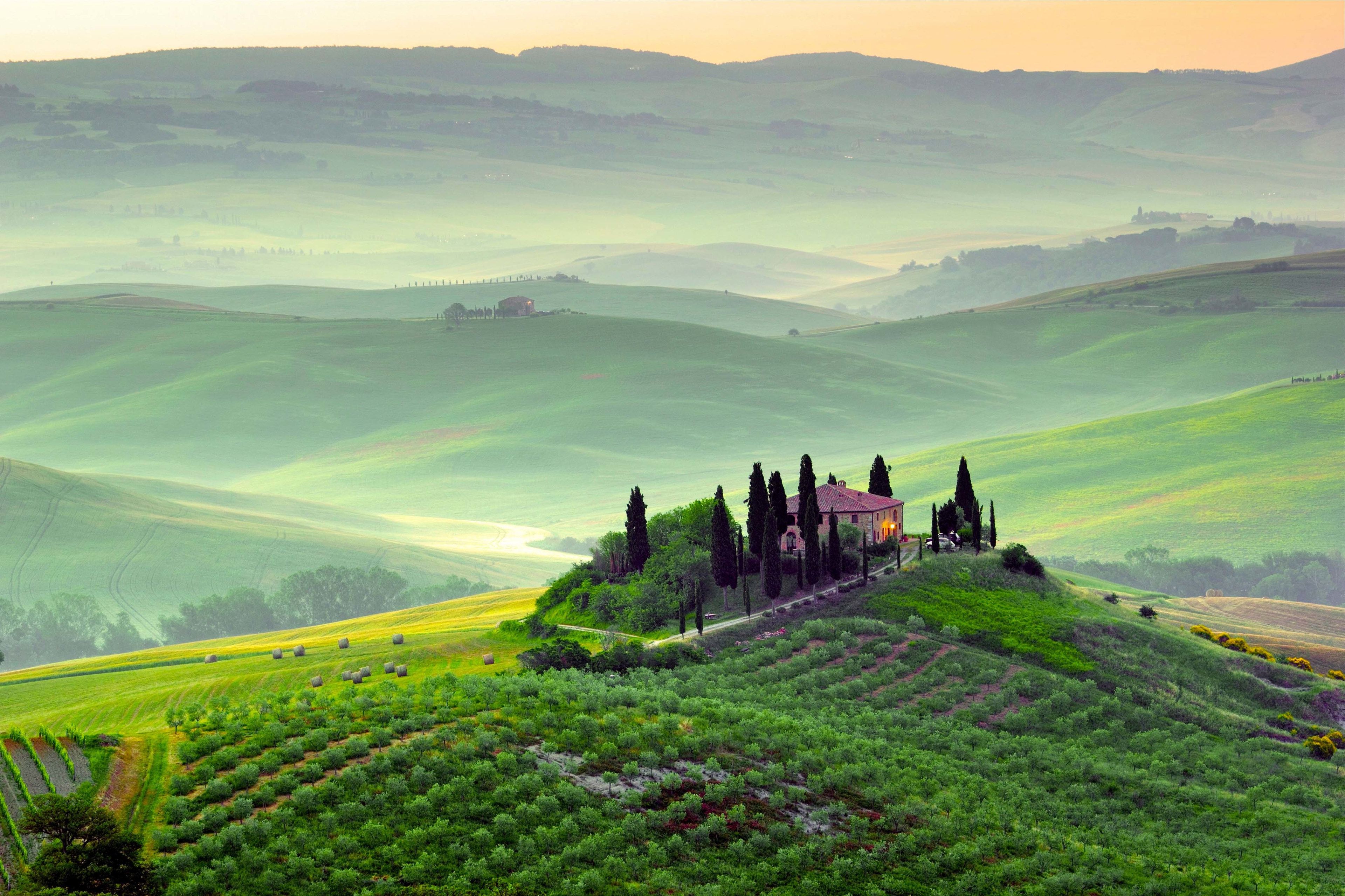 3840x2559 Umbria Road Trip with Rental Car