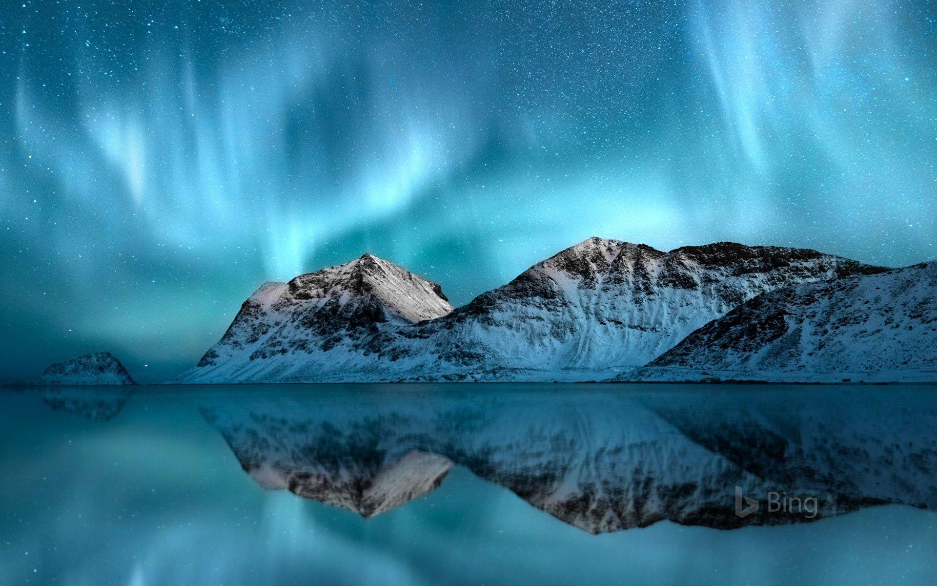 1920x1200 The Aurora Borealis Over Lofoten, Norway © Arnaudbertrande Getty