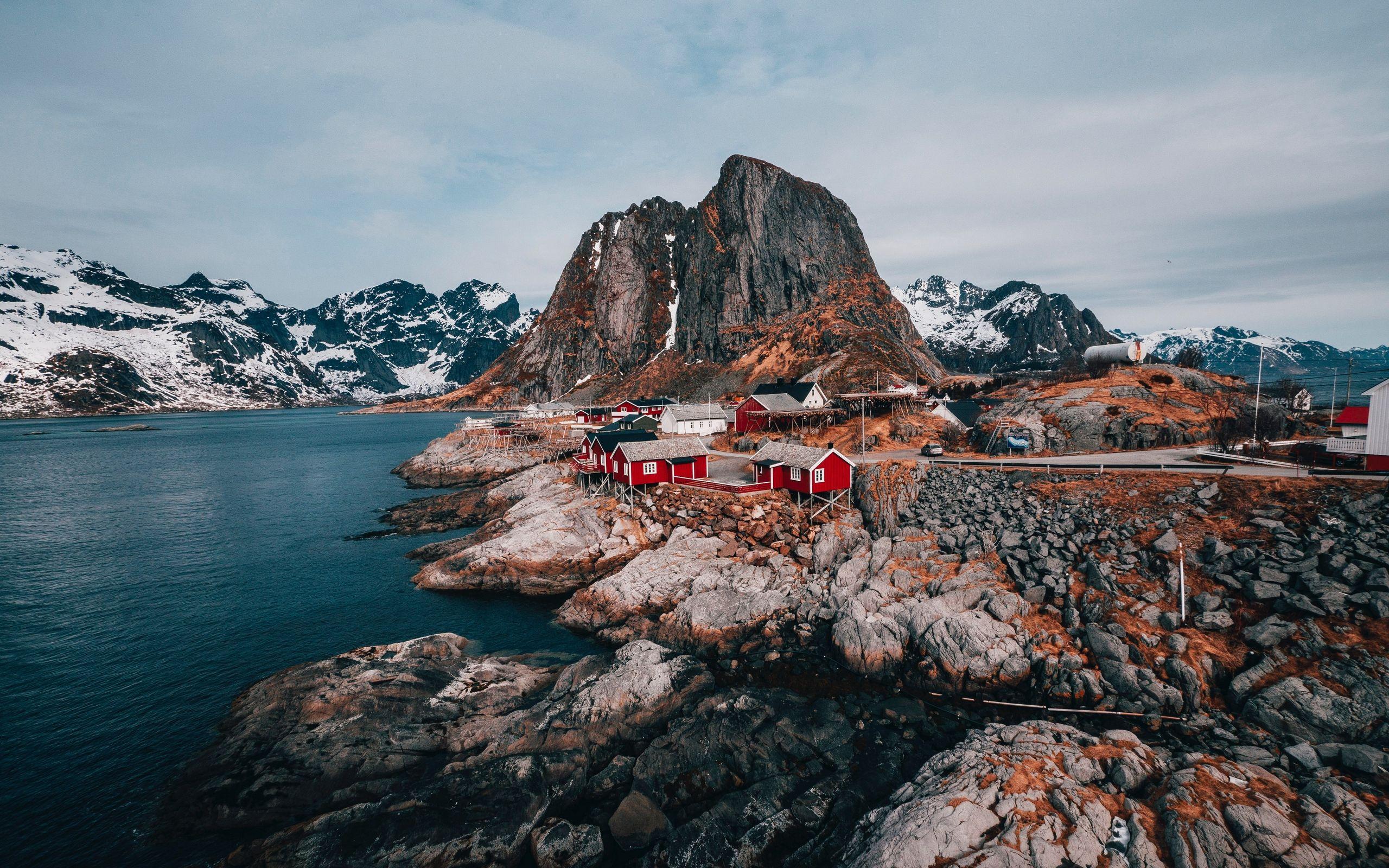 2560x1600 Download wallpaper 2560x1600 buildings, mountains, rest, travel