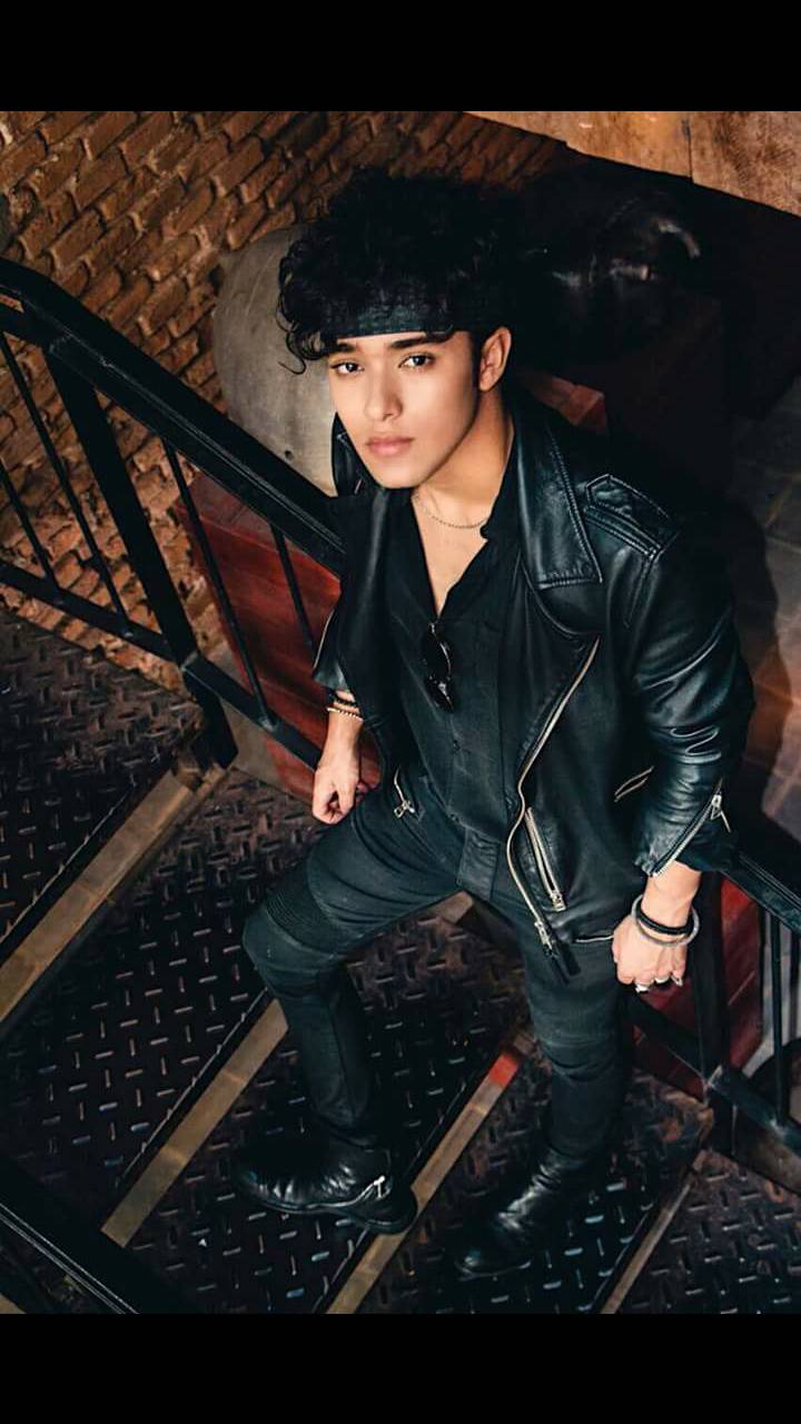 720x1280 JoelPimentel wallpaper