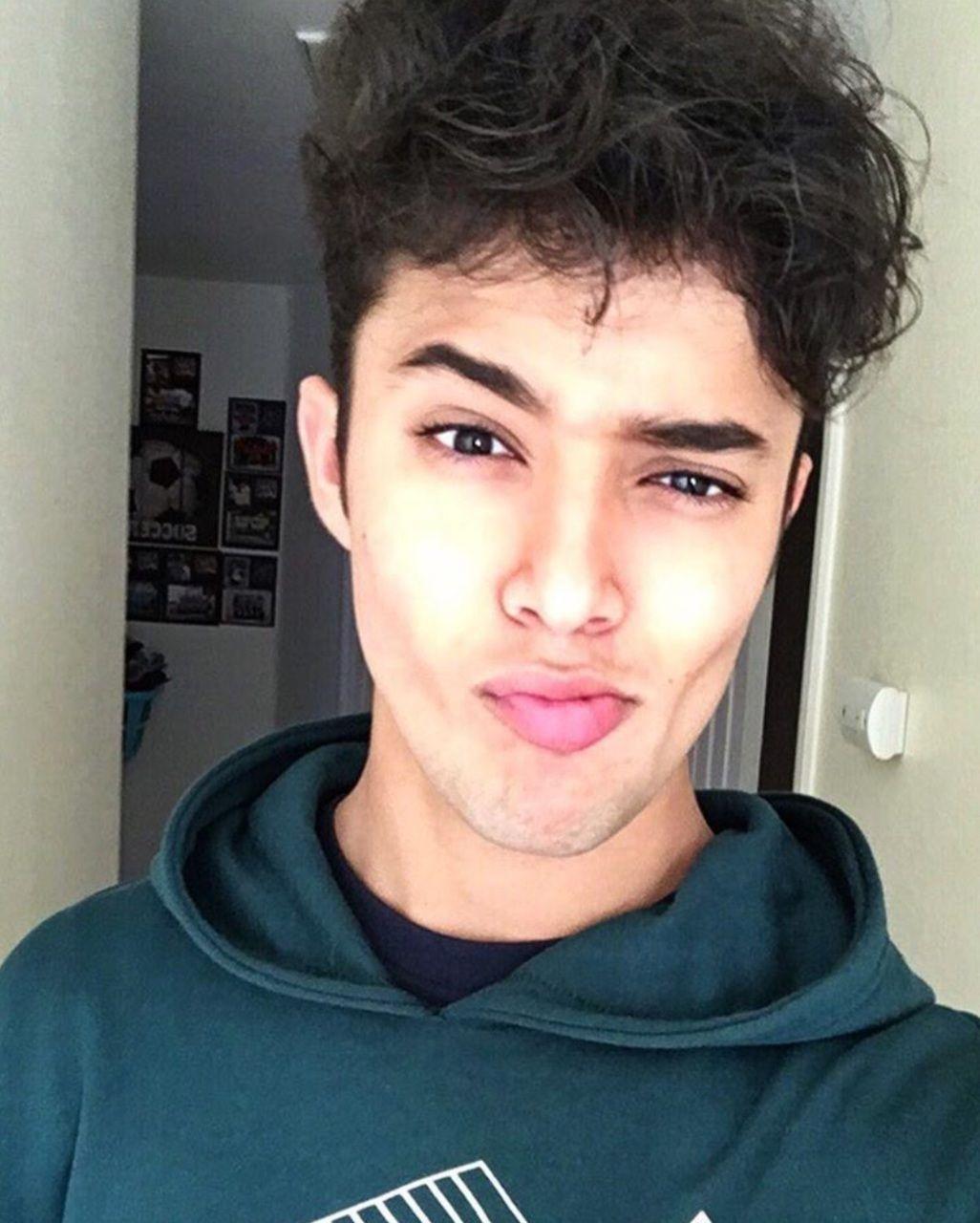 1026x1280 image about Joel Pimentel