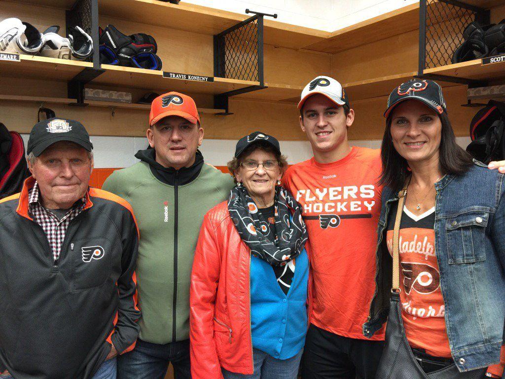 1024x768 Sam Carchidi - #Flyers rookie Travis Konecny with his