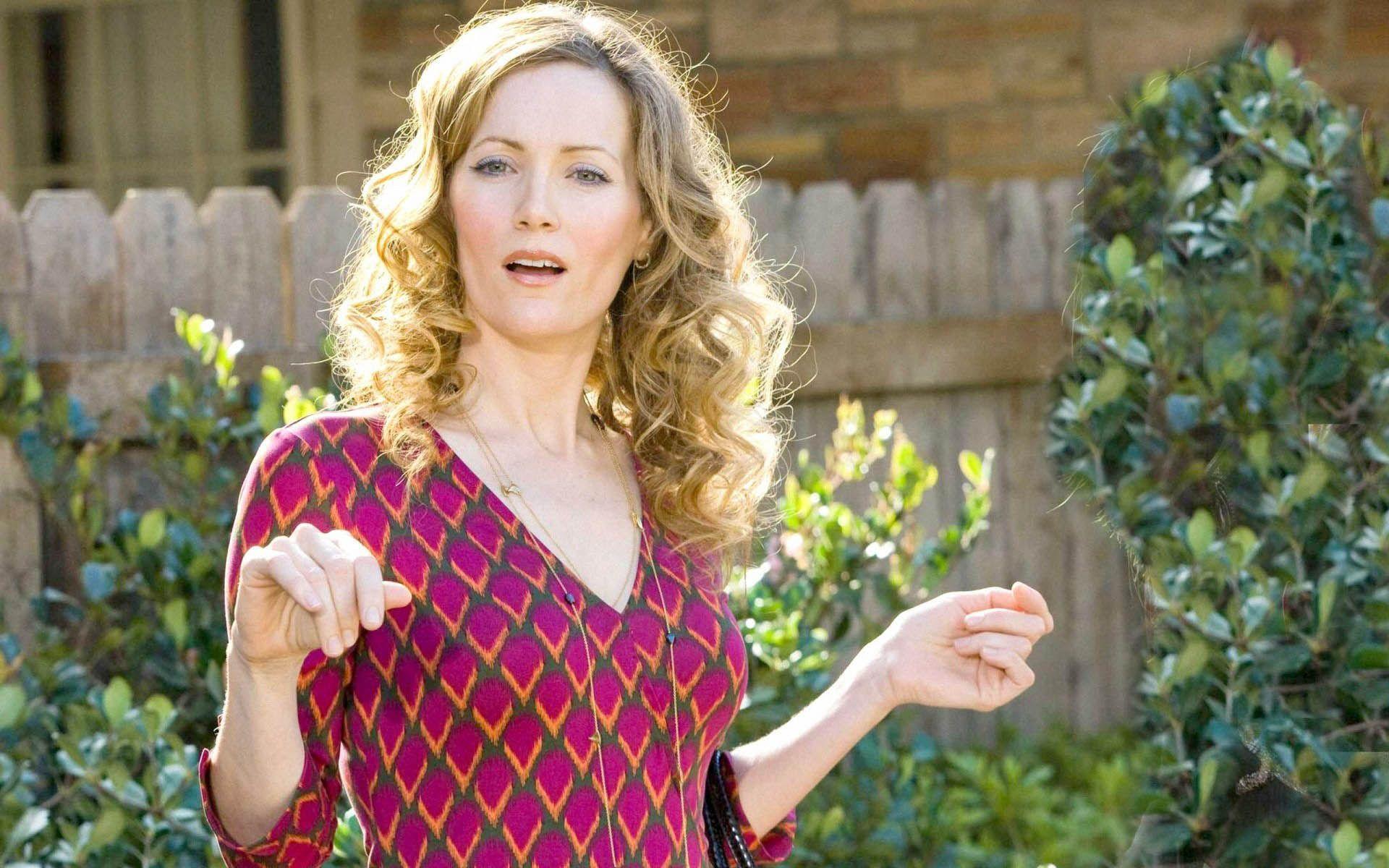 1920x1200 Leslie Mann Actress Wallpaper 66818 1920x1200px