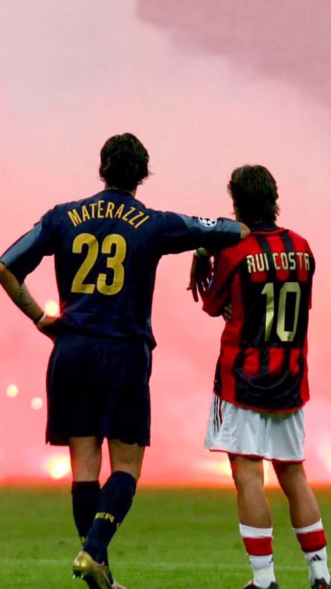 675x1200 Épinglé par Vũ Hiếu sur Soccer. Image de football, Joueur de football, Fond d'écran de football