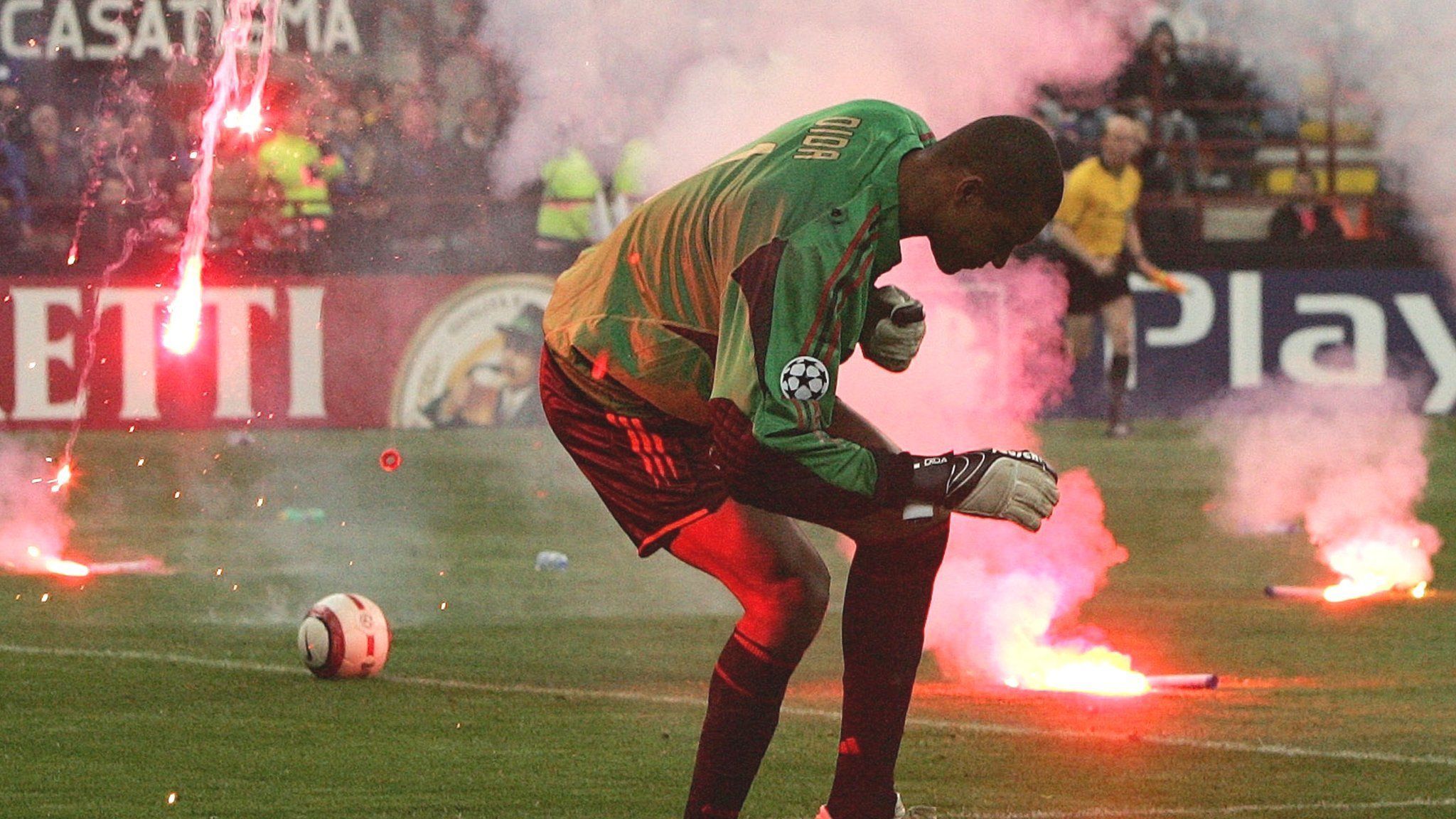 2048x1152 Champions League: 'Something Like A War' & AC Milan's 2005 Quarter Final Battle