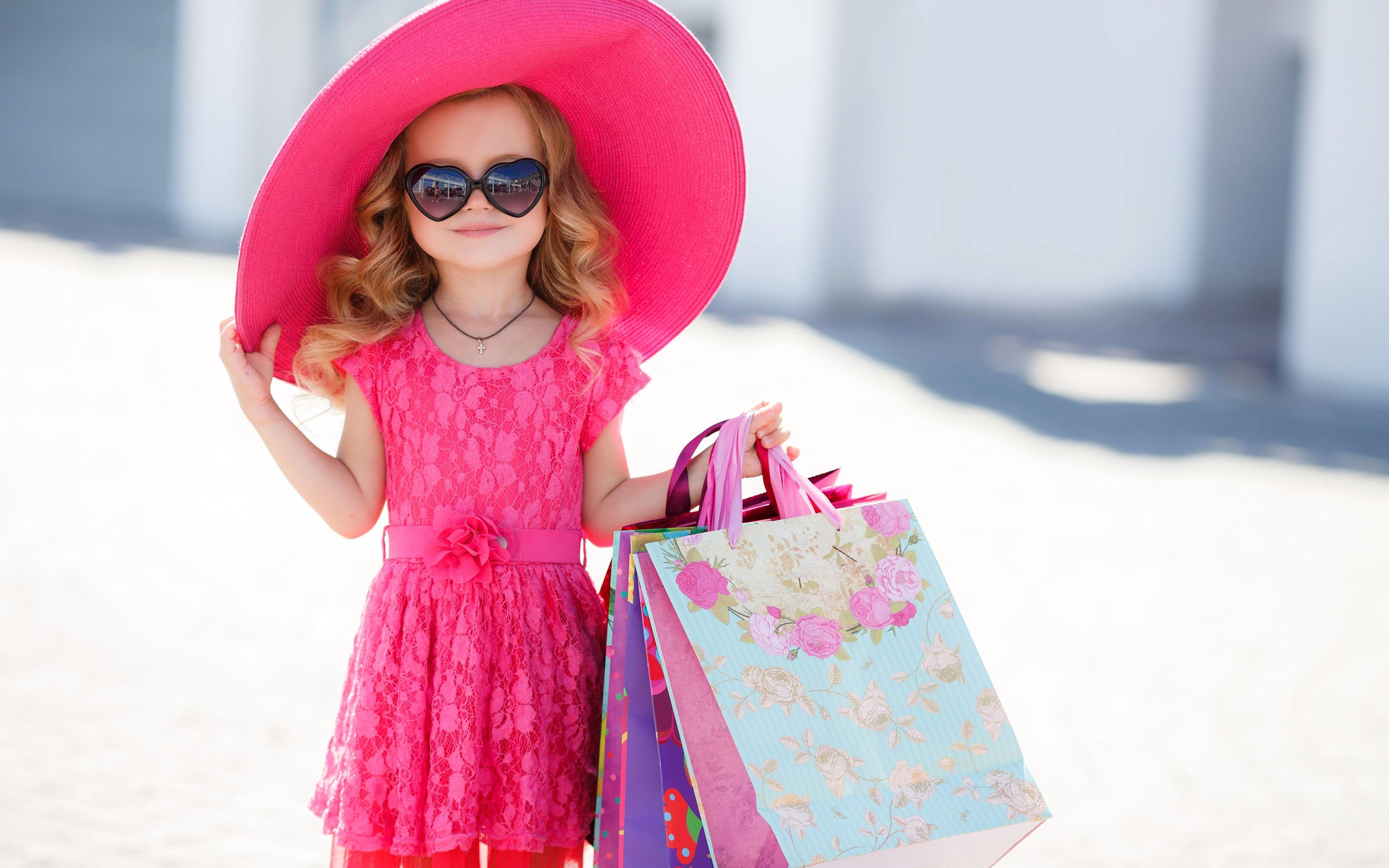 3840x2400 Small girl pink hat Wallpaper and Free