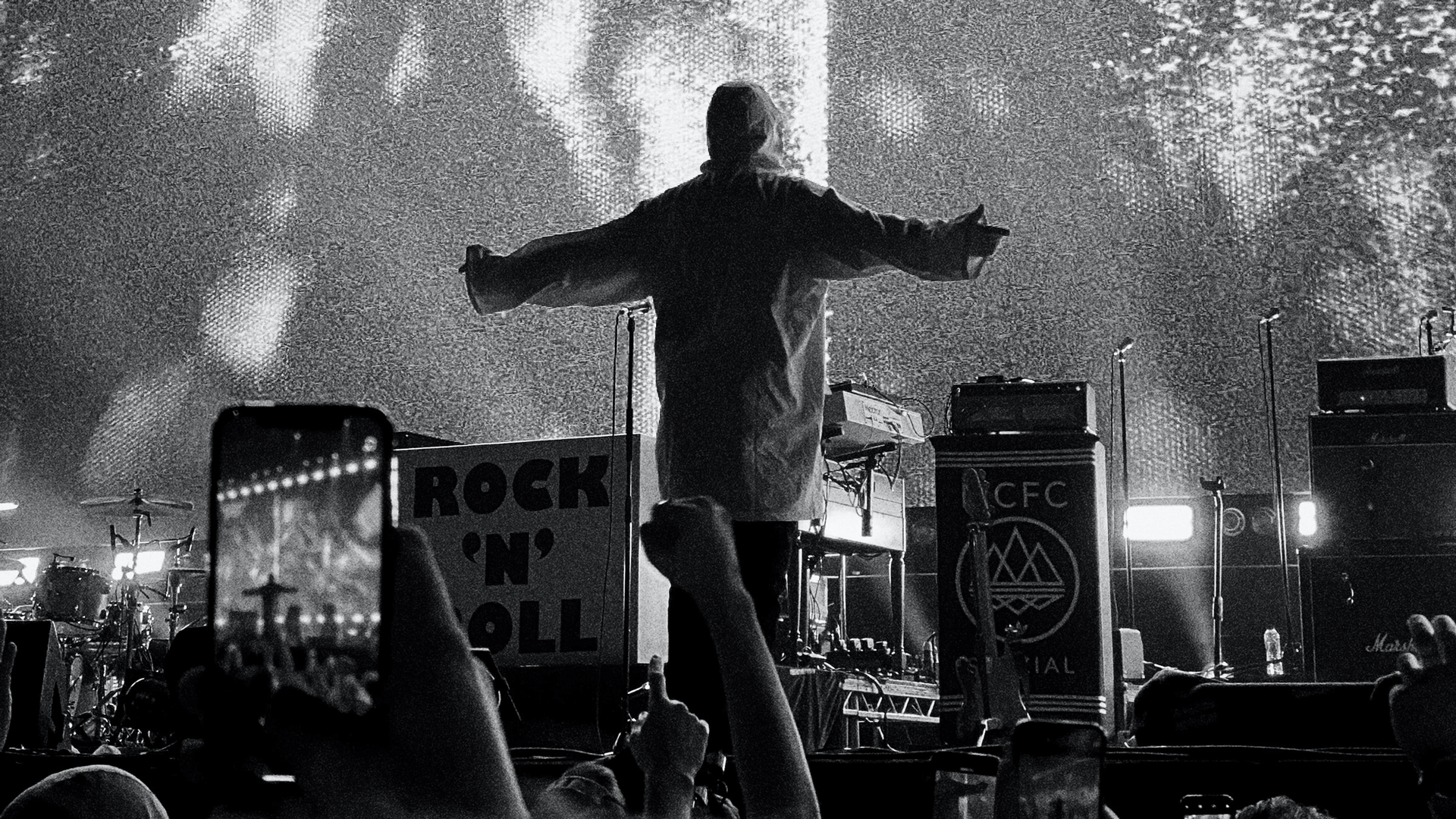 1920x1080 Liam Gallagher's hips and the politicians who won't be here now