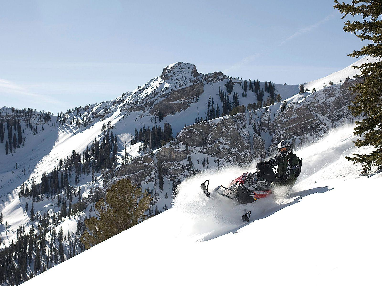 1600x1200 snowmobile wallpaper
