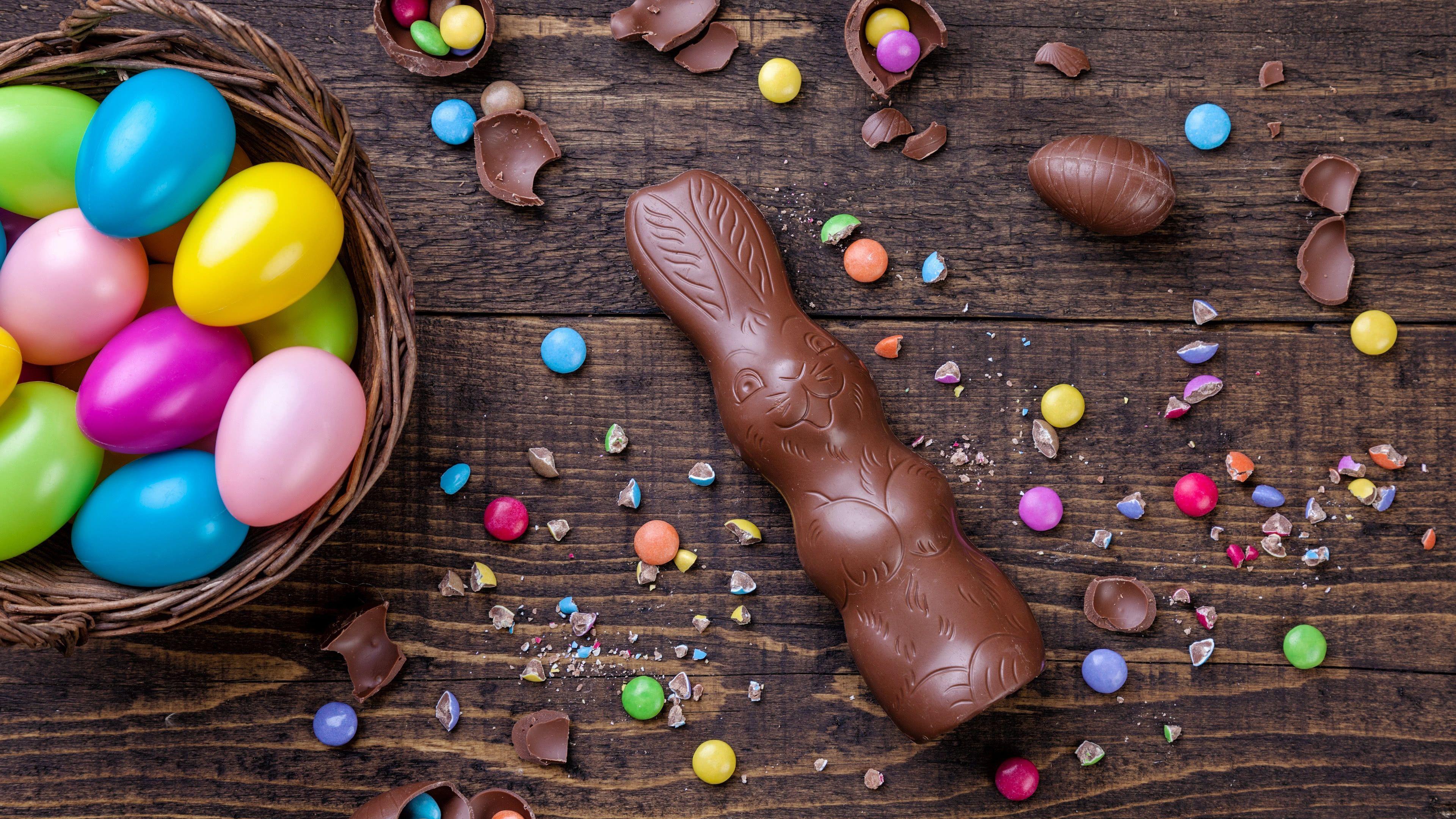 3840x2160 Easter Eggs And Chocolate Easter Bunny UHD 4K Wallpaper
