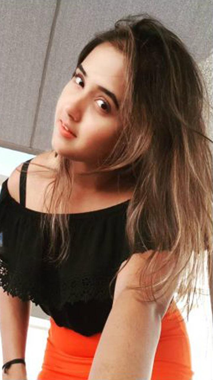 720x1280 Kajal Raghwani Wallpaper for Android