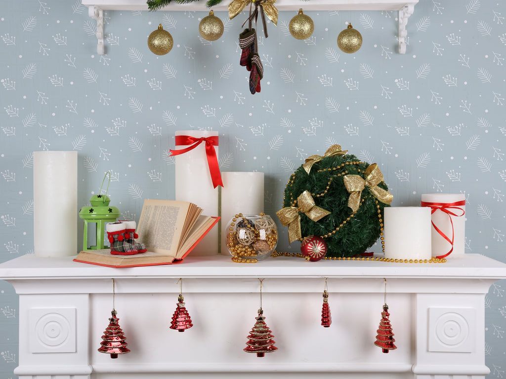 1024x768 Sparkling Christmas Wallpaper Ideas for Holiday Decor