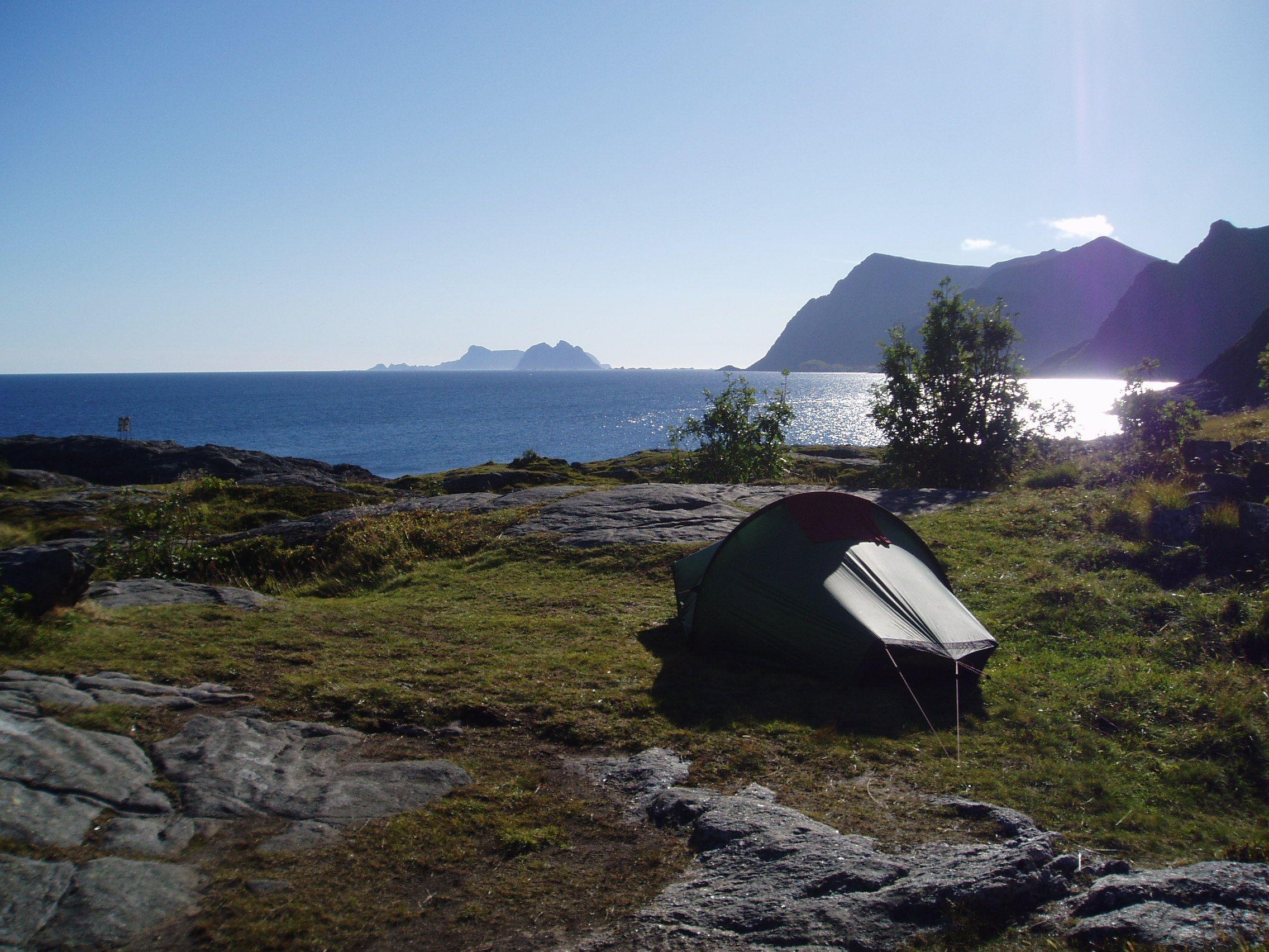 2272x1704 Android Wallpaper: Camp Out