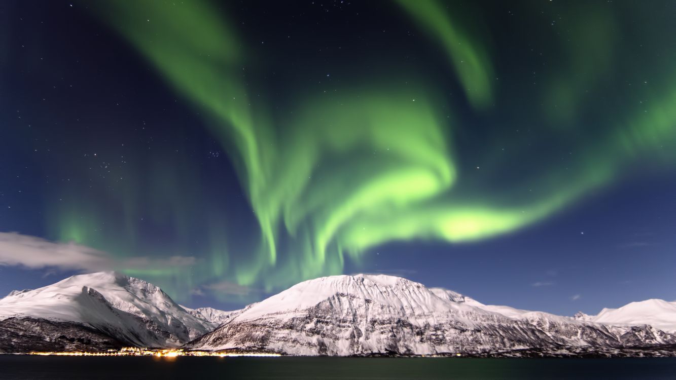 1333x750 Wallpaper Green Aurora Lights Over Snow Covered Mountain, Background Free Image