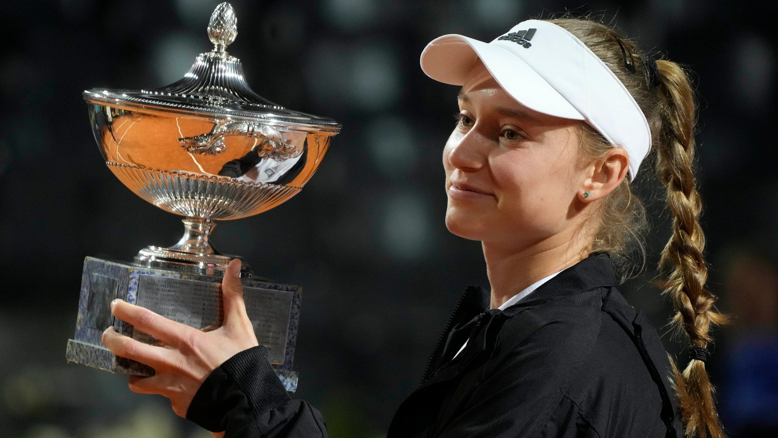 2560x1440 Wimbledon Champion Rybakina Wins Italian Open; Rune Medvedev In Men's Final