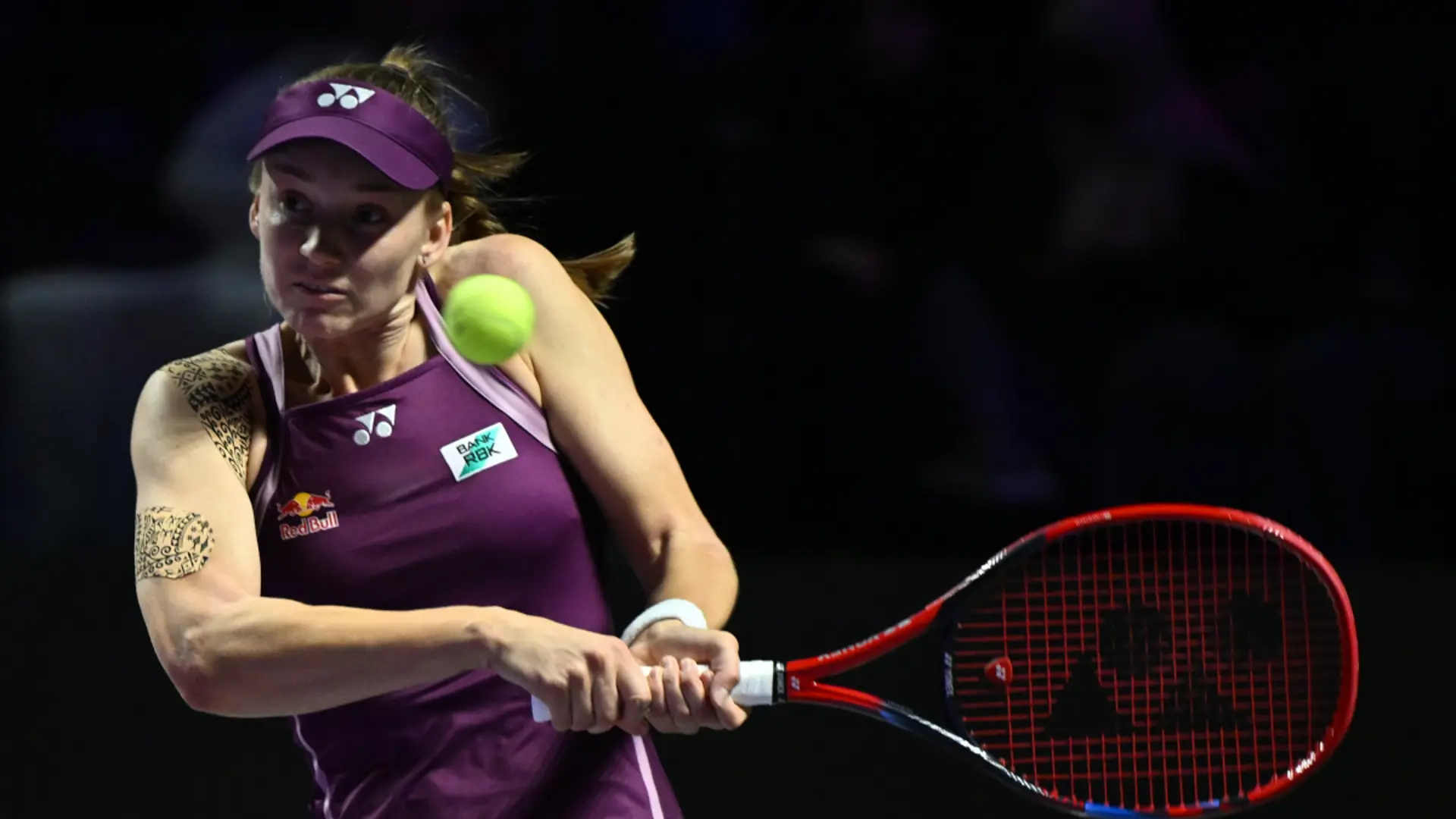 1920x1080 Rybakina stays perfect at WTA Finals with win over alternate Alexandrova