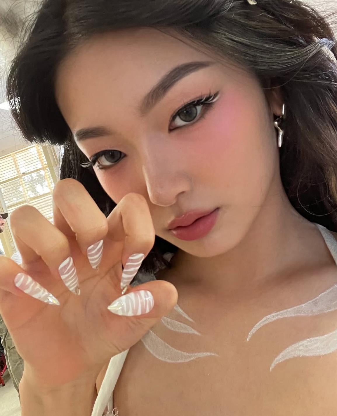 1154x1426 Yoonchae via on insta