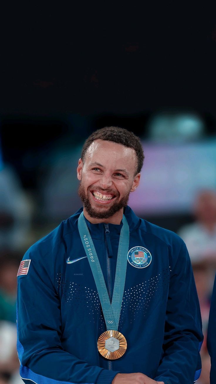 736x1308 Stephen Curry Olympics Gold Medal Wallpaper 4K HD