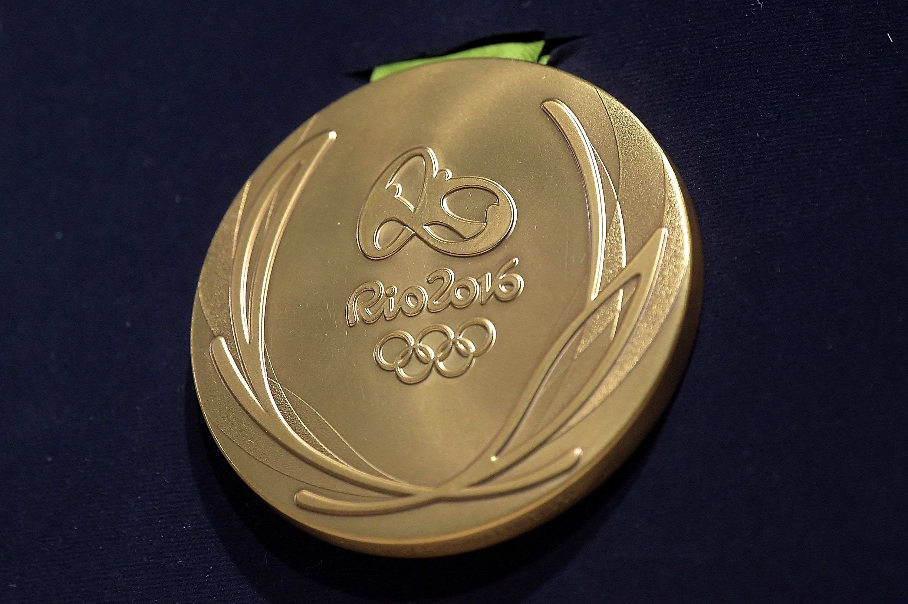 3000x1997 Gold, silver and bronze