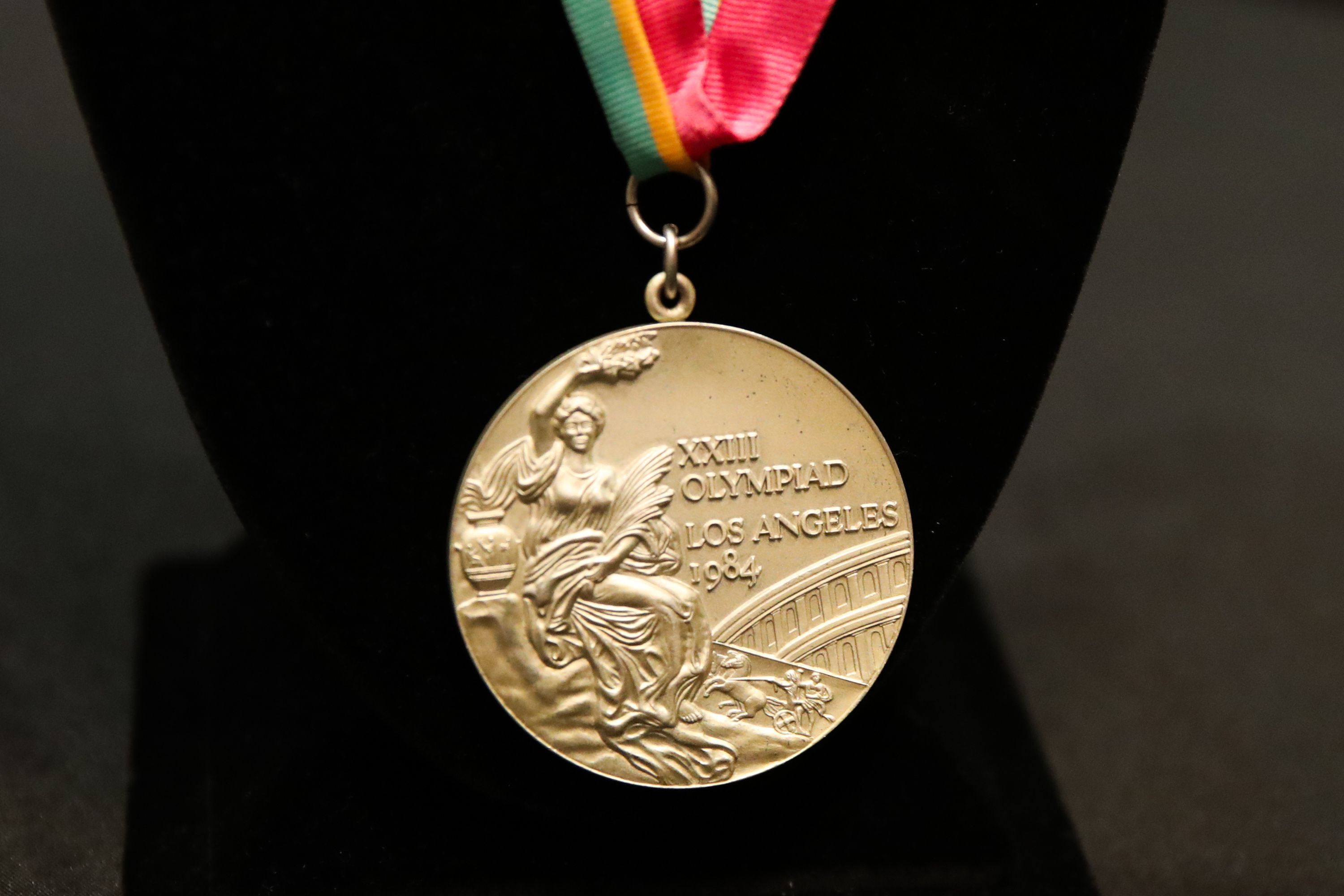 3000x2000 Medal Wallpaper