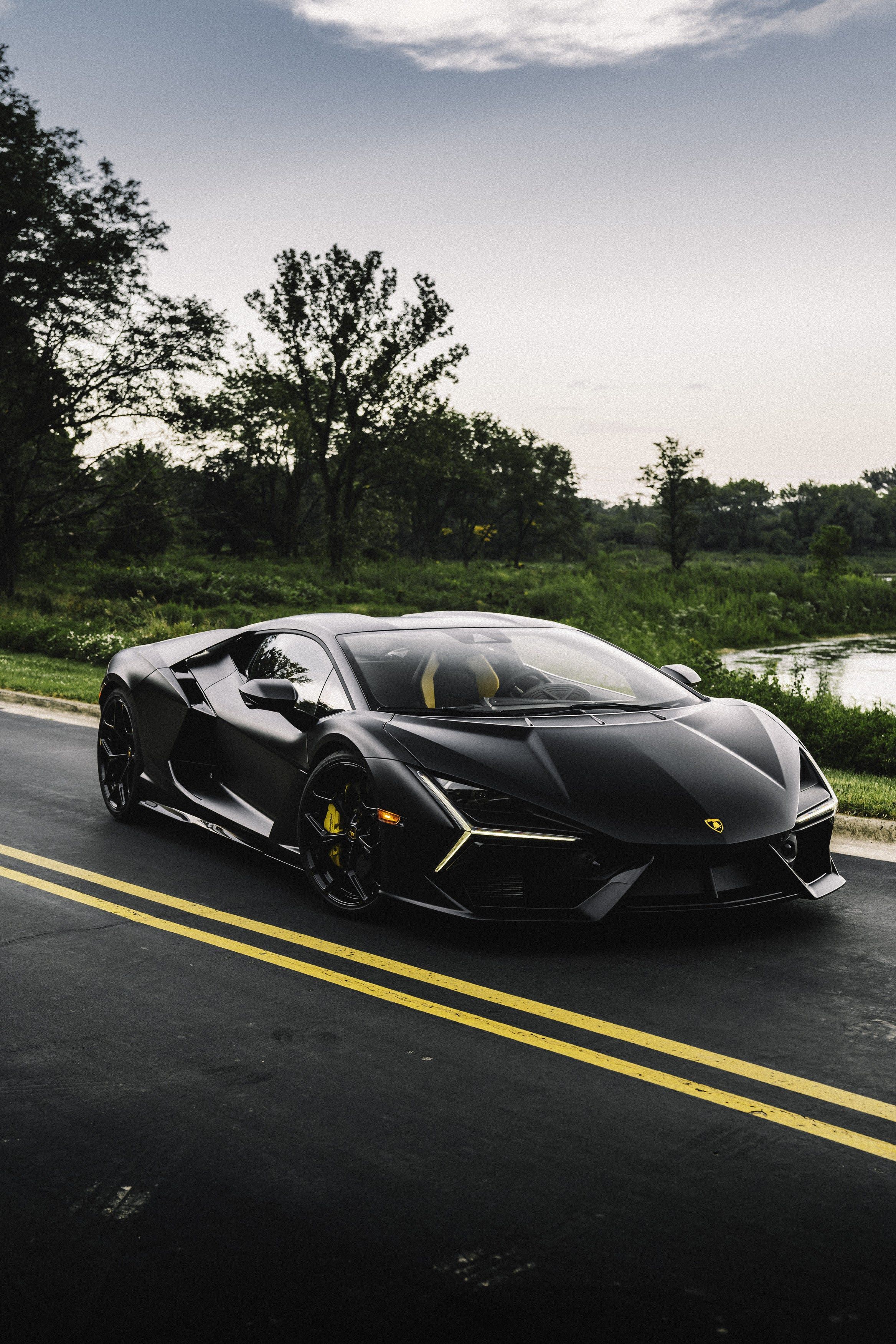 2335x3500 Lamborghini Revuelto