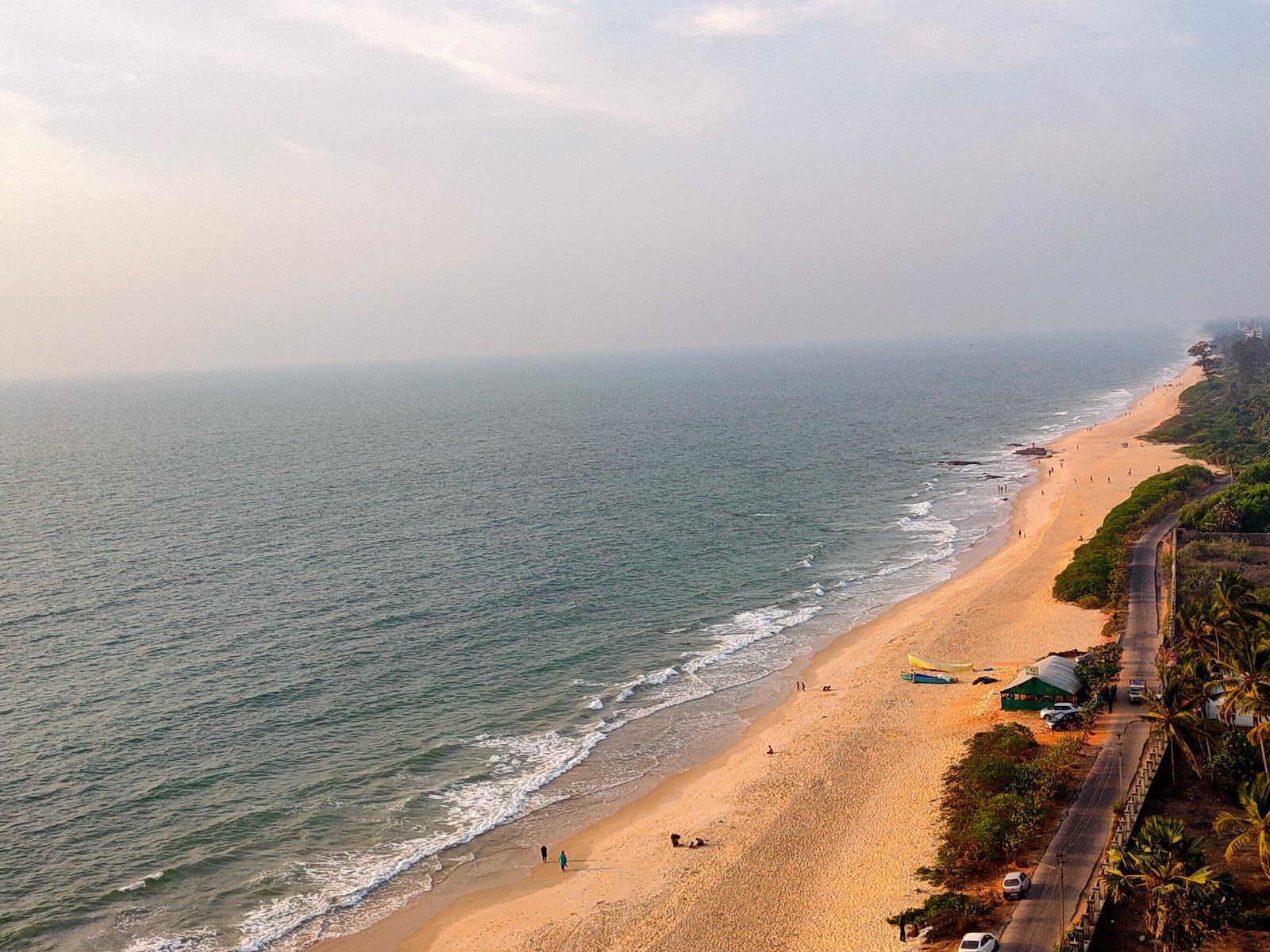 1600x1200 NITK Beach