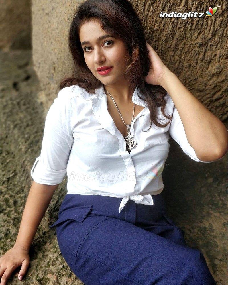 800x1000 Poonam Bajwa Photo Actress photo, image, gallery