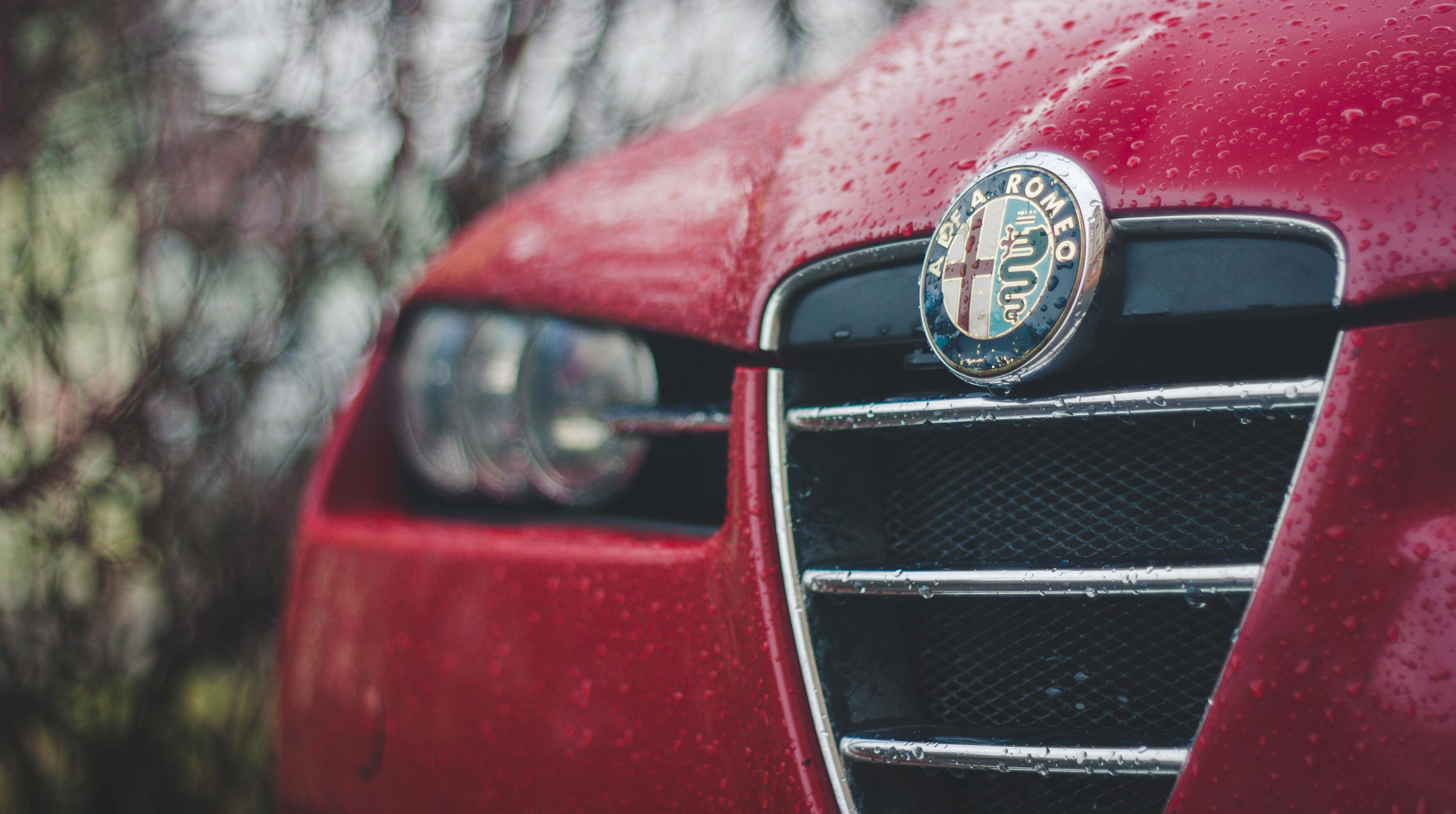 3860x2160 Close up of Alfa Romeo Brera (3860x2160)