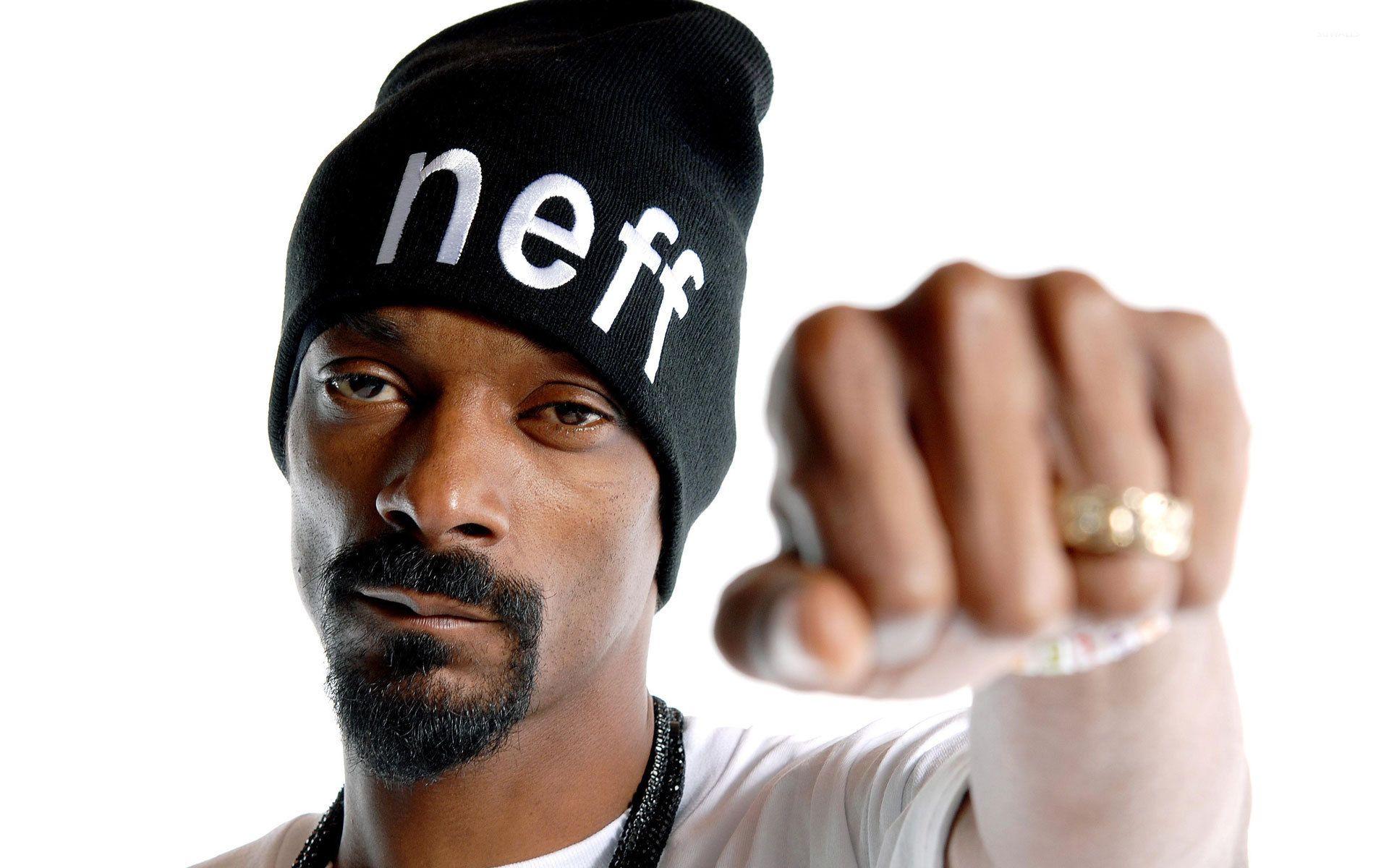 1920x1200 Snoop Dogg In A White T Shirt Wallpaper Celebrity Wallpaper