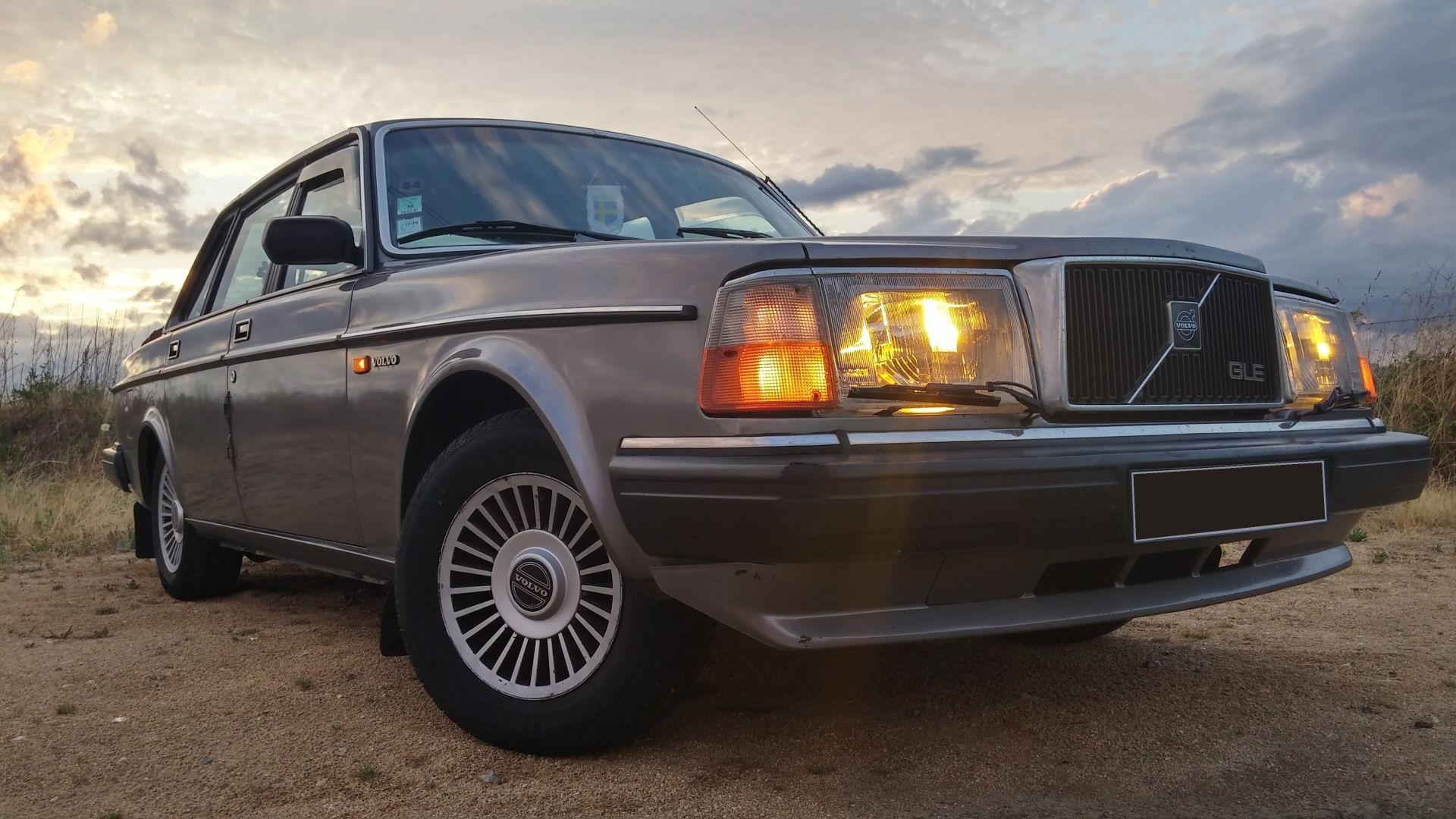 Volvo 240 4k